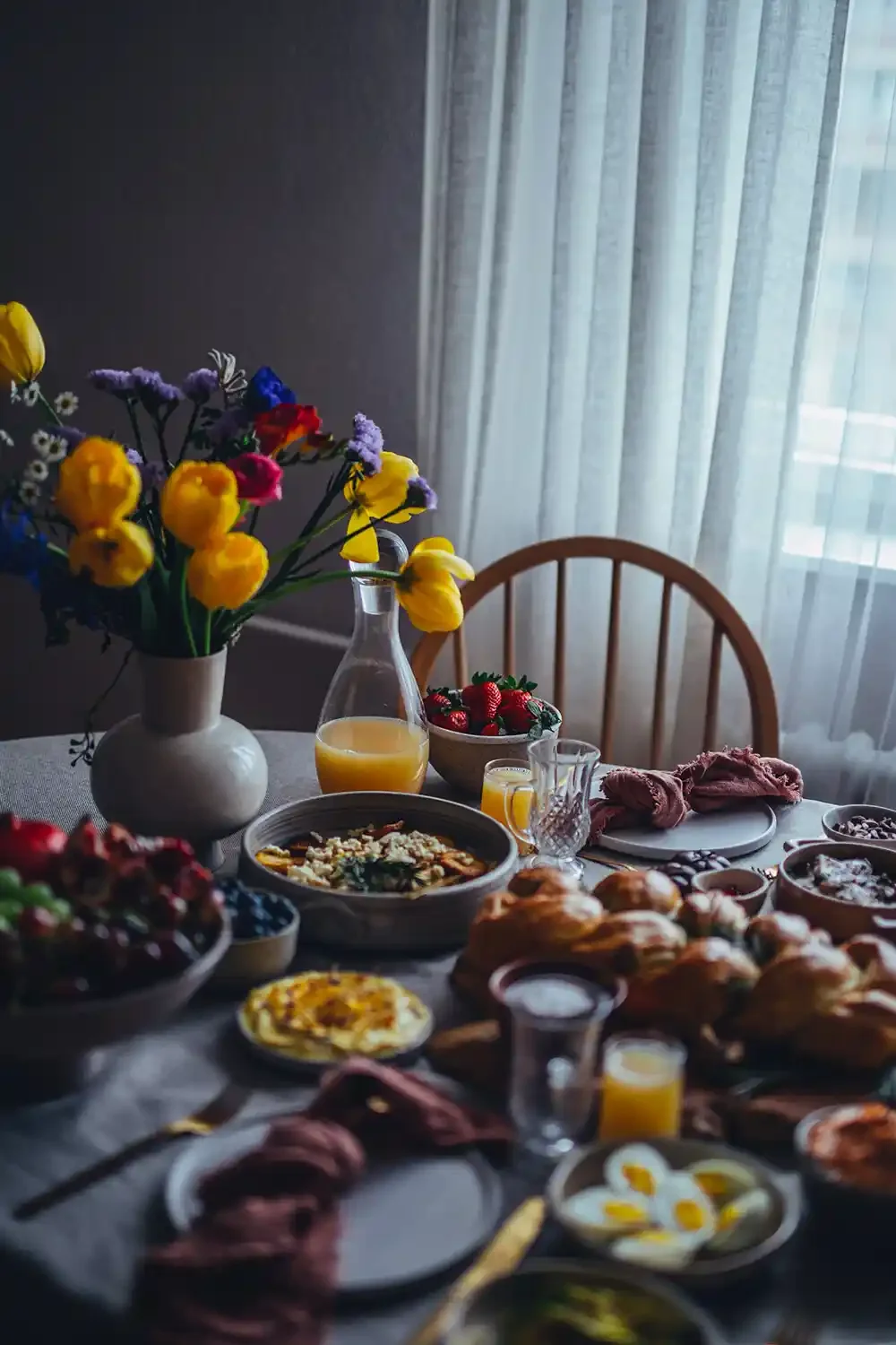 dilekerei-ischta-challah-bread-table-gathering.webp