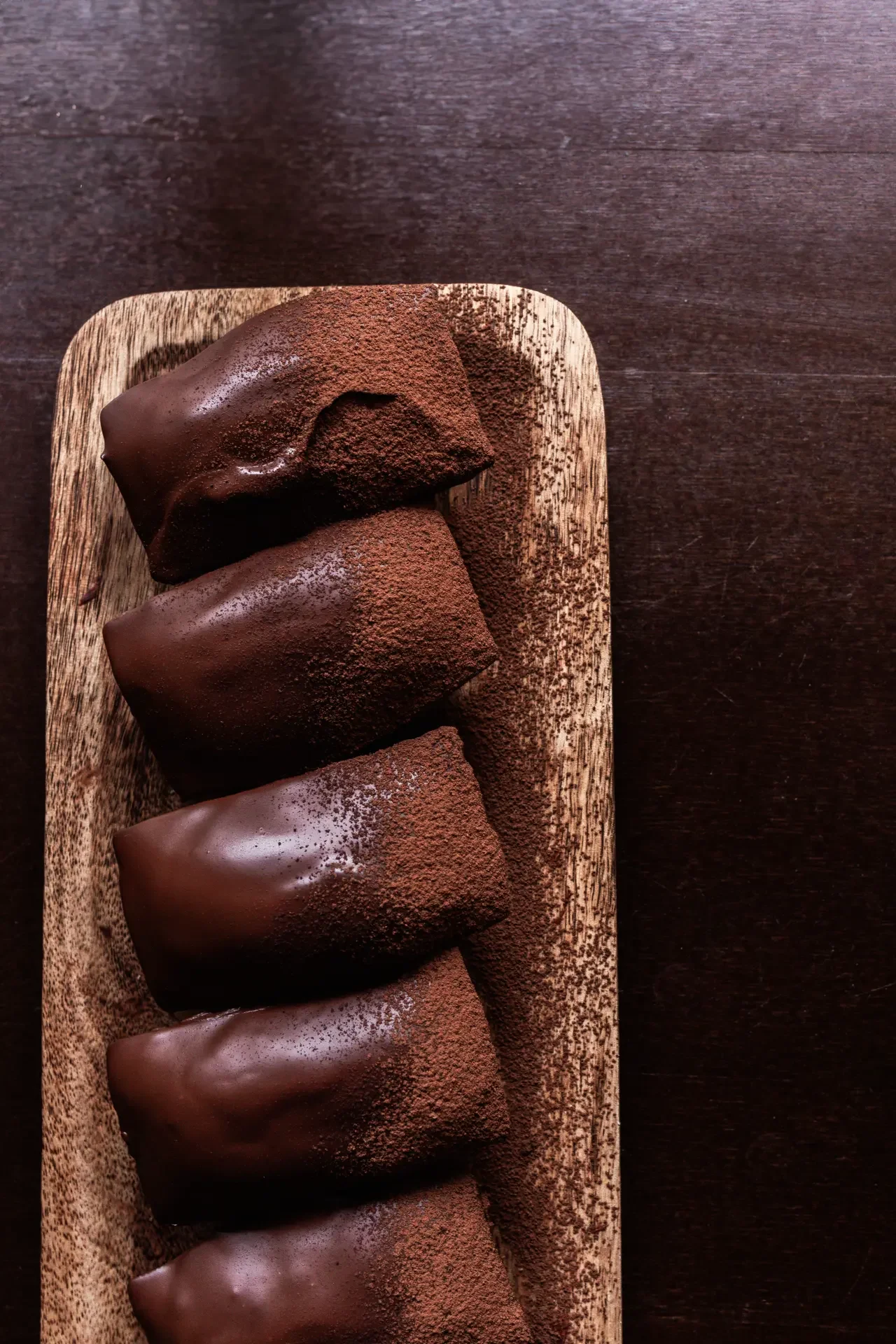Chocolate braided pastry close-up handcrafted by Dilekerei Berlin