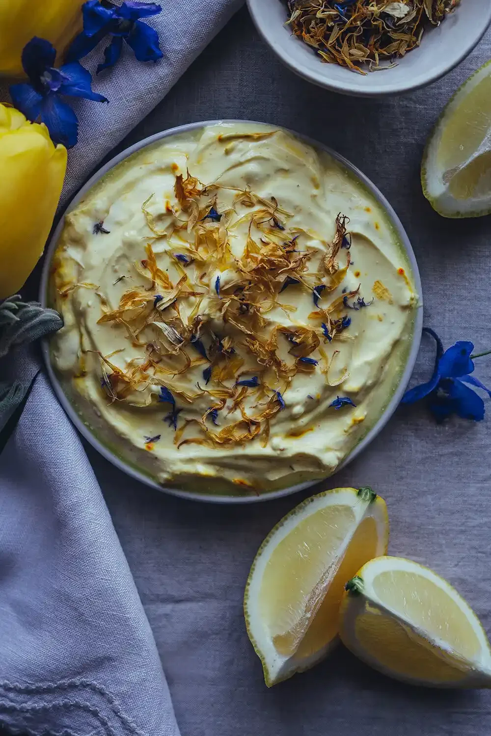 dilekerei-ischta-challah-bread-saffron-dip.webp