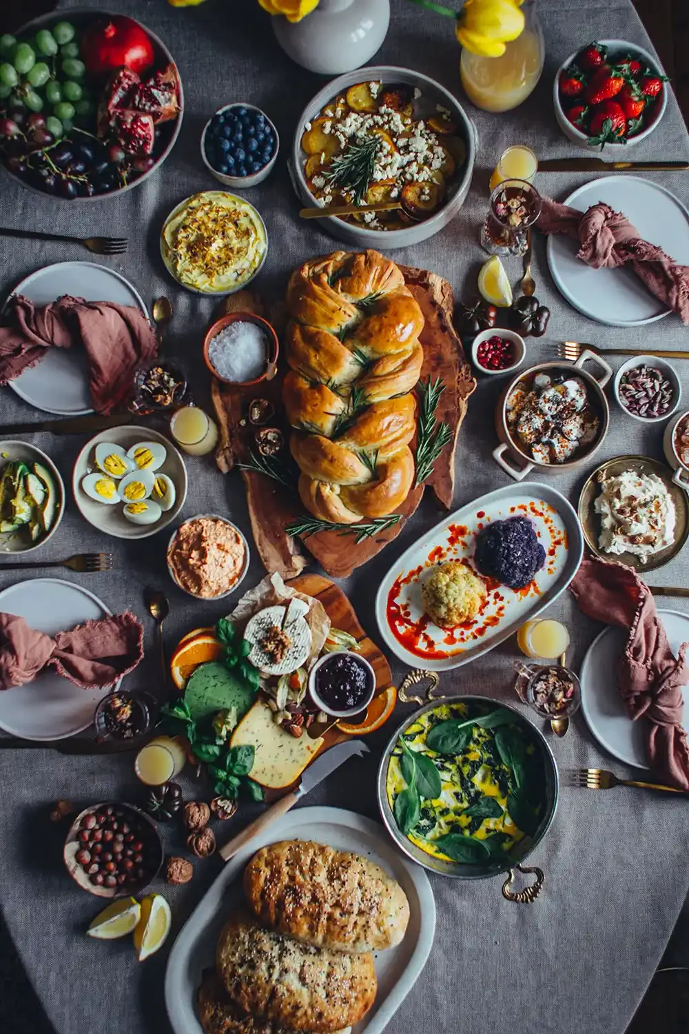 dilekerei-ischta-challah-bread-rosemary-strawberry-potatoes.webp