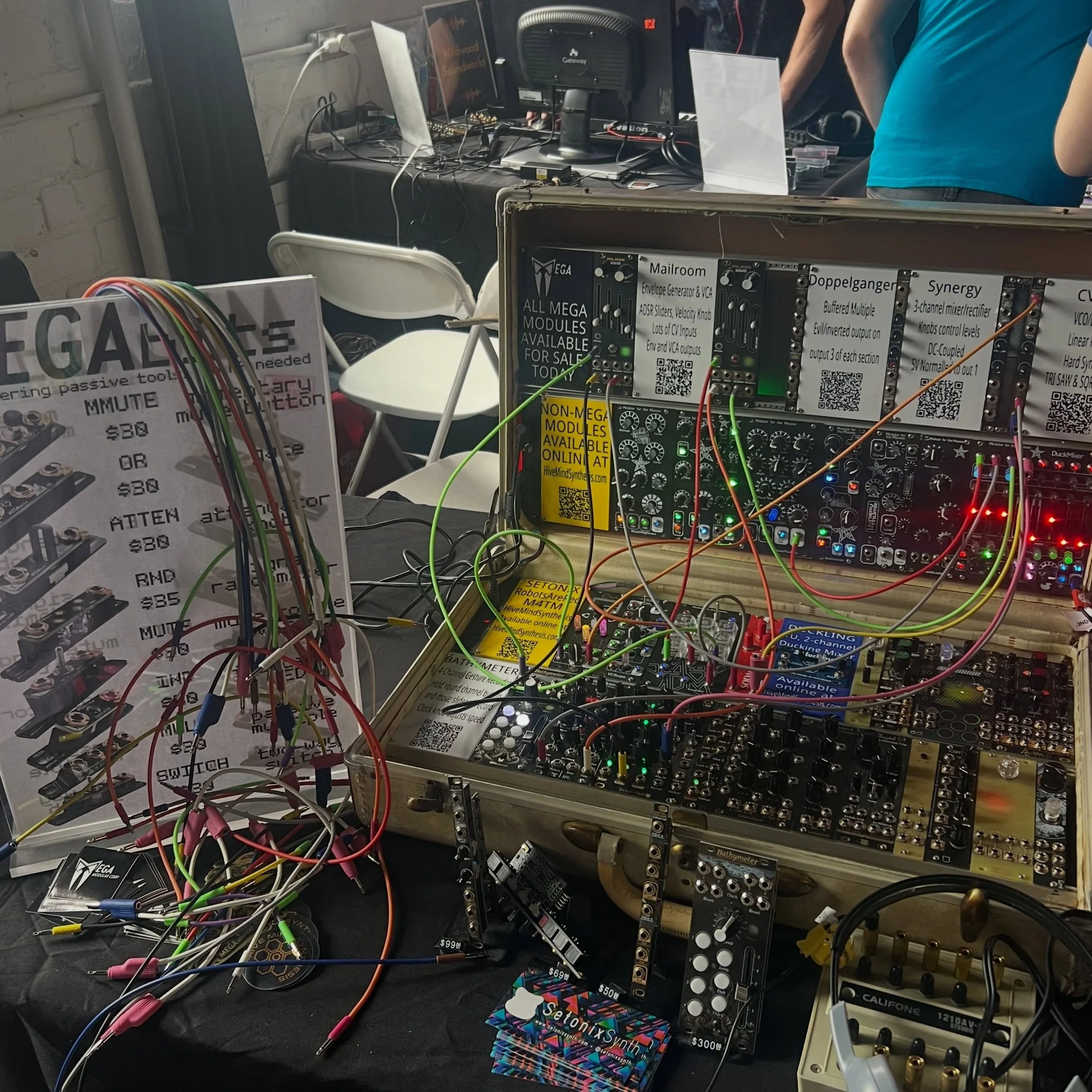 Come through at the @synthexpo this weekend and say hi to Beezy!