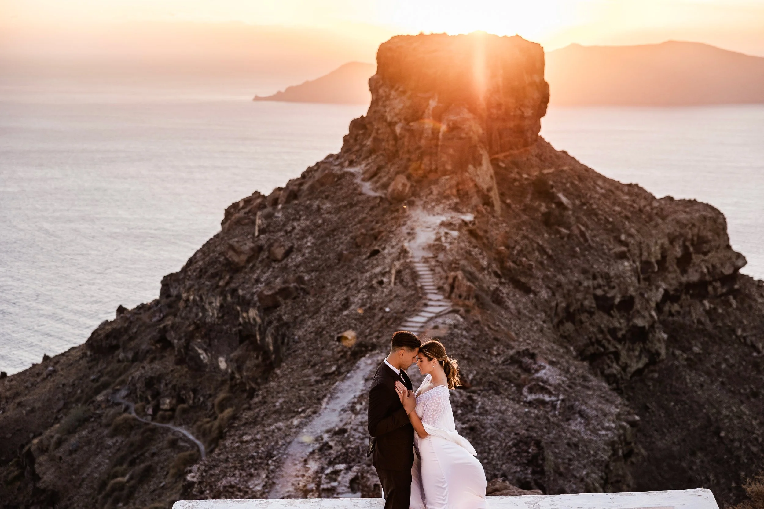 Wedding photos in Santorini .jpg