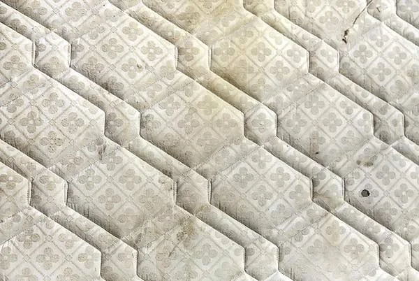 4 Reasons to Hire a Mattress Disposal Service Today