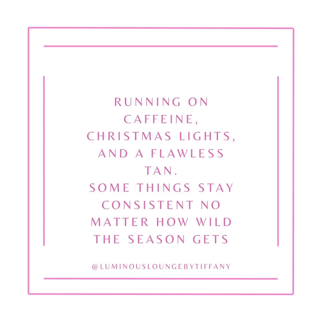 Powered by coffee, chaos, twinkle lights&hellip; and a tan that stays flawless through it all. Because glowing skin is always in season 🤍✨
.
.
.
.
#spraytan #spraytanning #spraytanclermont #spraytanartist  #spraytanexpert #tan #tanning  #glow #beaut