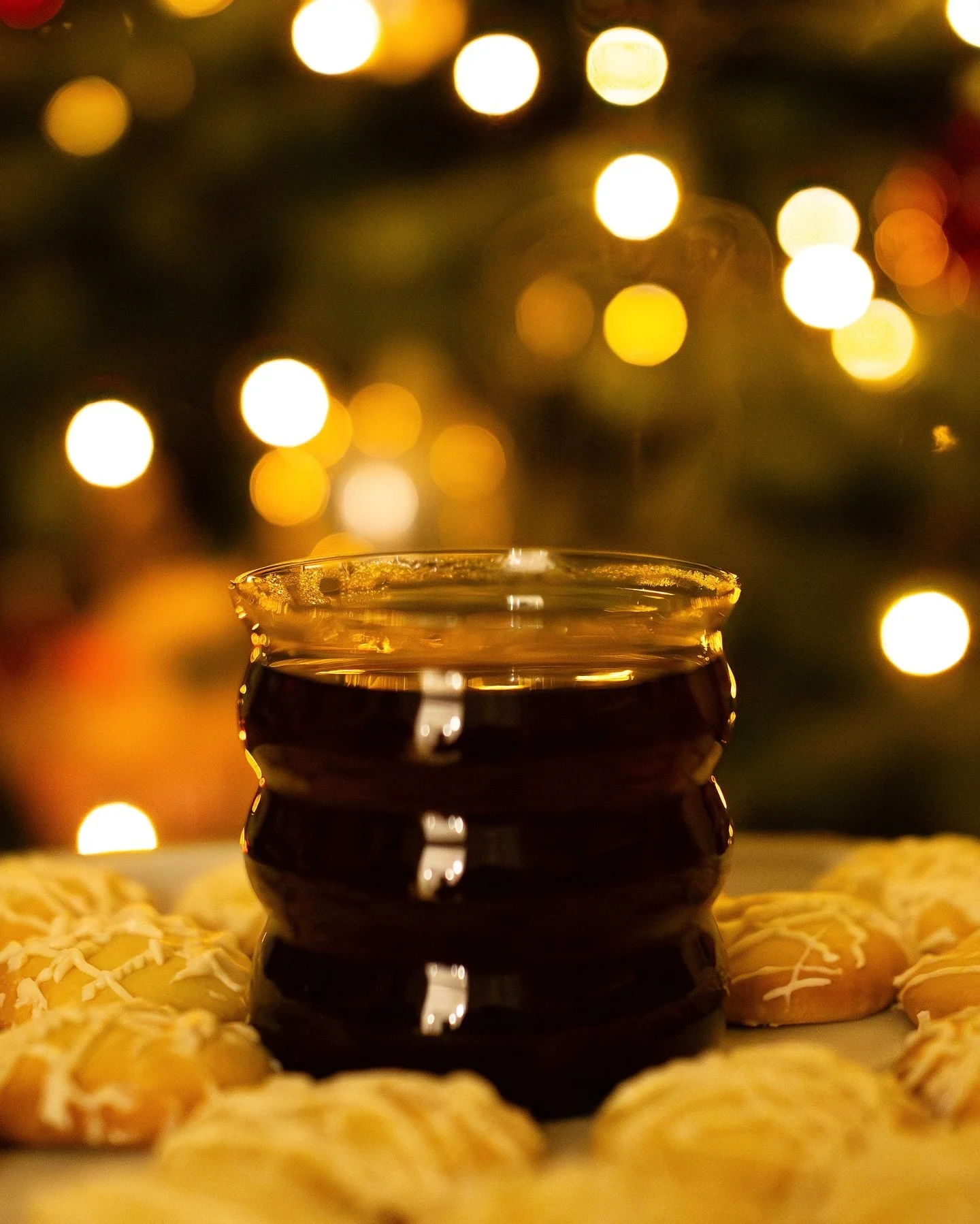 Ten days to go until Christmas ✨
Our home is already wrapped in the scent of freshly brewed coffee and warm, homemade cookies.

What&rsquo;s your Christmas tradition? 🎄☕🍪