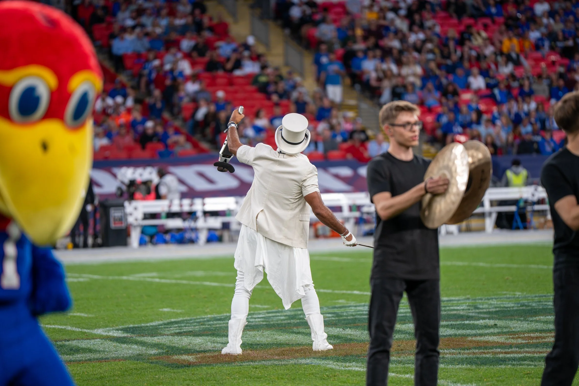 b2wins Wembley Stadium Halftime Union Jack Classic NCAA 2026 (3).jpg