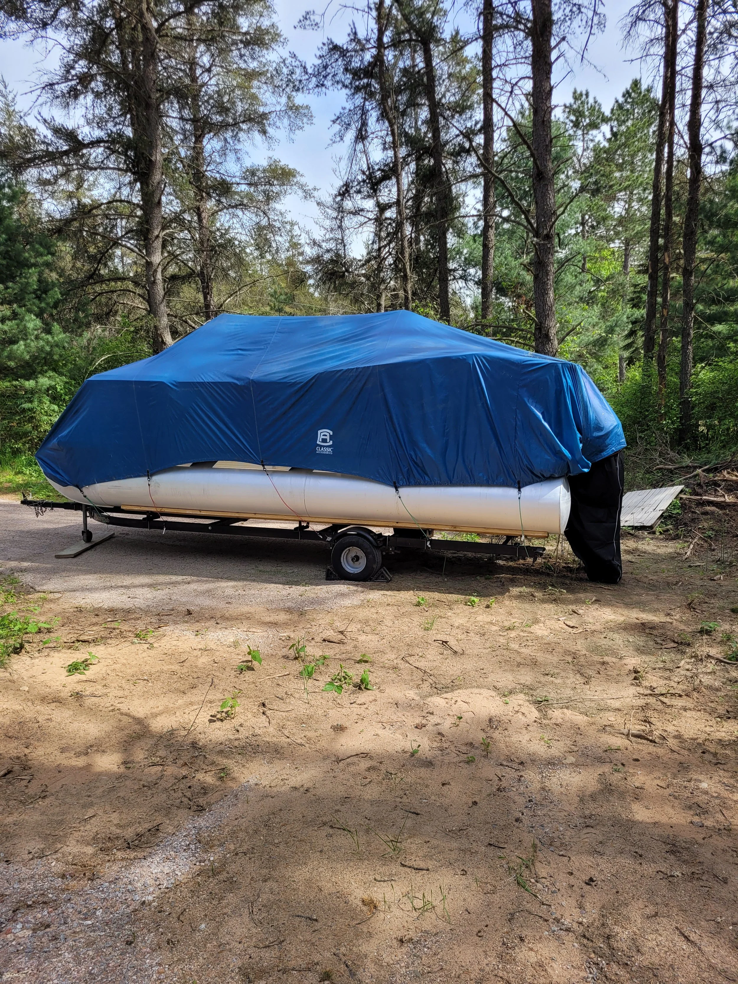 Plenty of parking even your pontoon