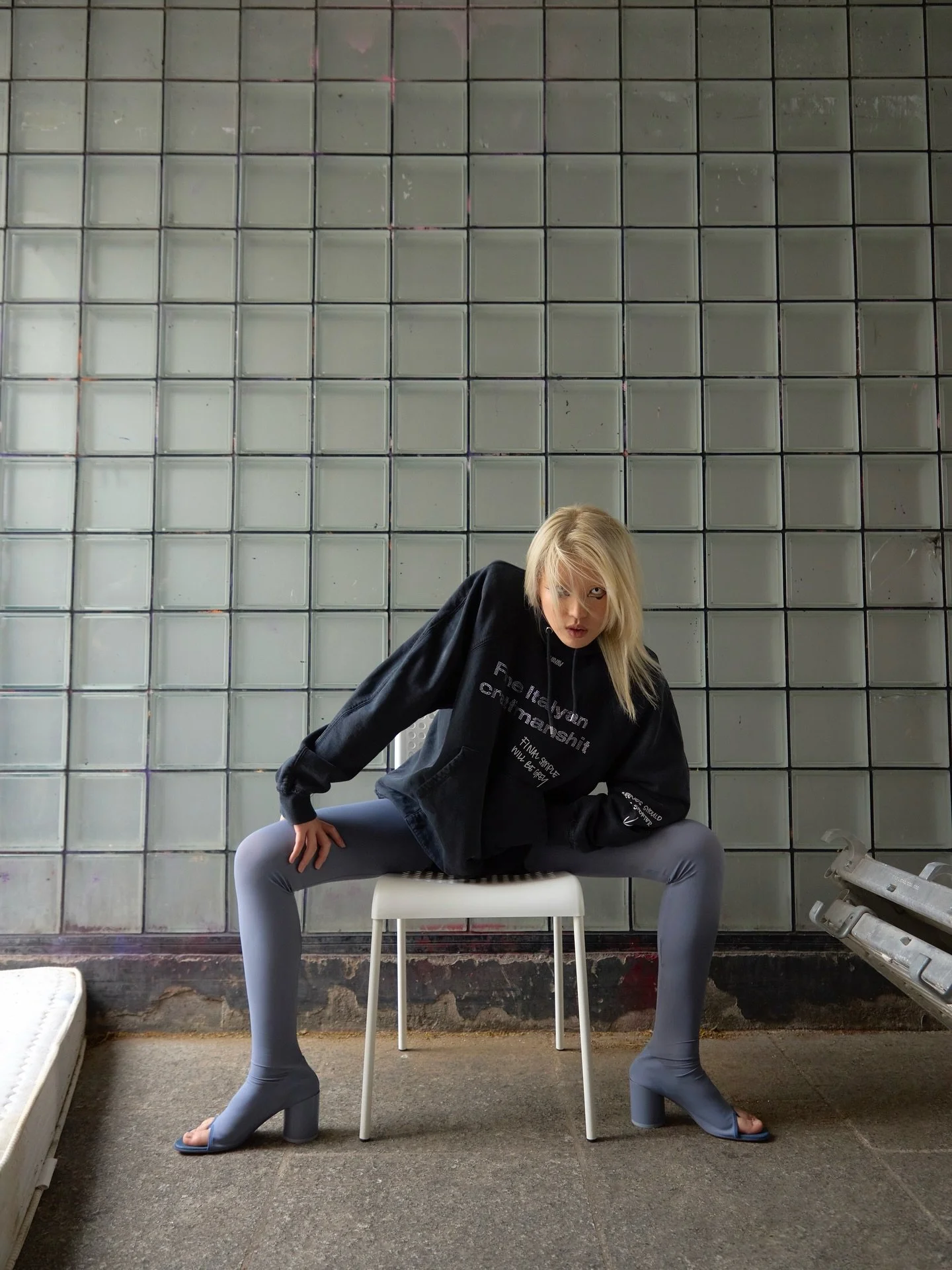 for @liminul june cover 

photo @julienherger 
styling @_danaenass 
model @_taylorahn 
creative direction @auff_krakken @croon3y 
production and editorial @croon3y 
makeup by #me