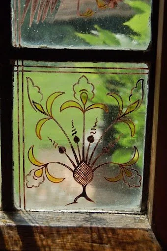 REDHOUSESTAINEDGLASS1.jpg