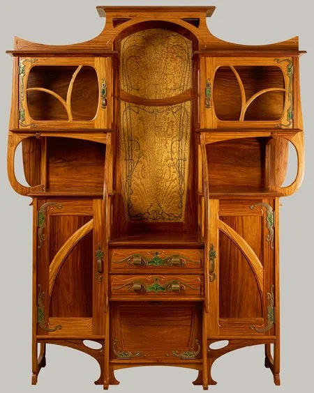 ART NOUVEAU VIA VITRINE