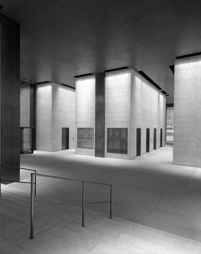 Ludwig Mies van der Rohe-SeagramBuilding-1958 (2).jpg