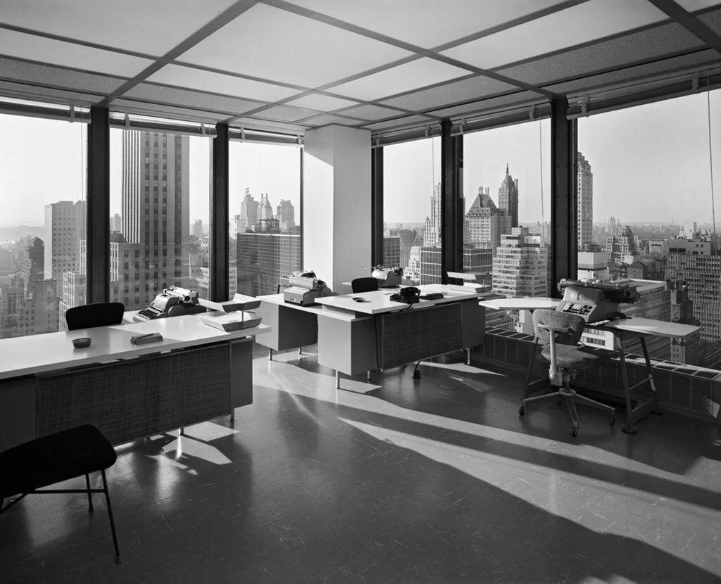 Ludwig Mies van der Rohe-SeagramBuilding-1958 copy.jpg