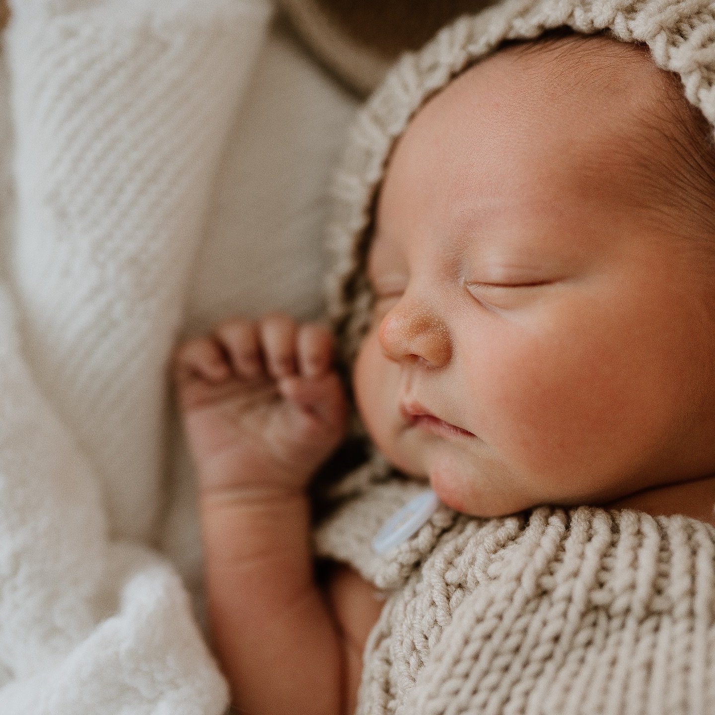 Books are open for newborn sessions (in home or in studio)
It&rsquo;s never too late! I love to photograph any age! @happy_hollow_farm