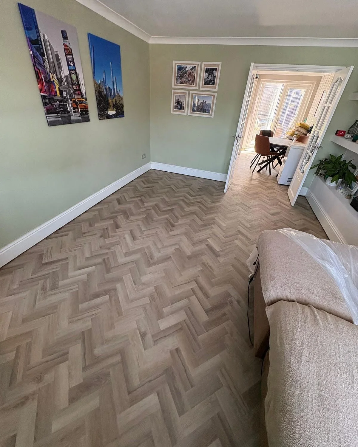 Herringbone LVT flooring installed throughout this home, with full uplift and screed prep for a perfect finish. A timeless look that adds character and comfort to every room. Ready to make your home this inviting? Don&rsquo;t hesitate to contact us t