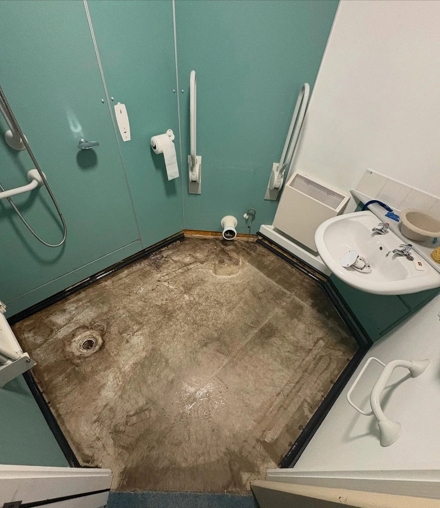 Another fully accessible wet-room completed for a local care home we look after. 🏠