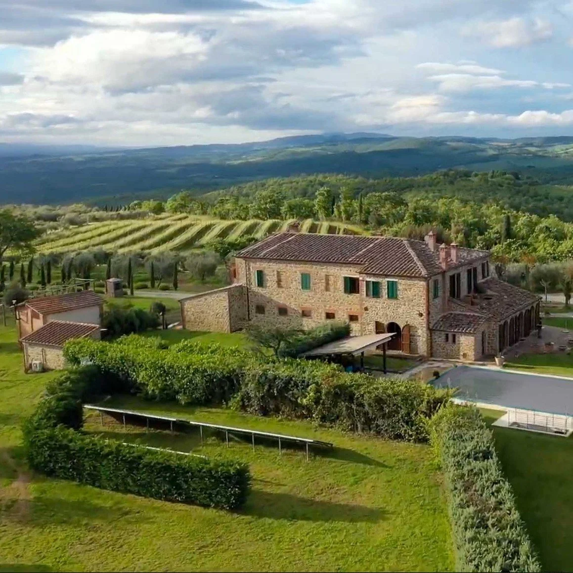 Buli Vineyard sits in the heart of Tuscany between Montalcino, Montepulciano, and Chianti Classico&mdash;three of Italy&rsquo;s most celebrated wine regions. At 515 meters elevation, abundant sun, cool nights, breezes, and rocky soils push the vines 