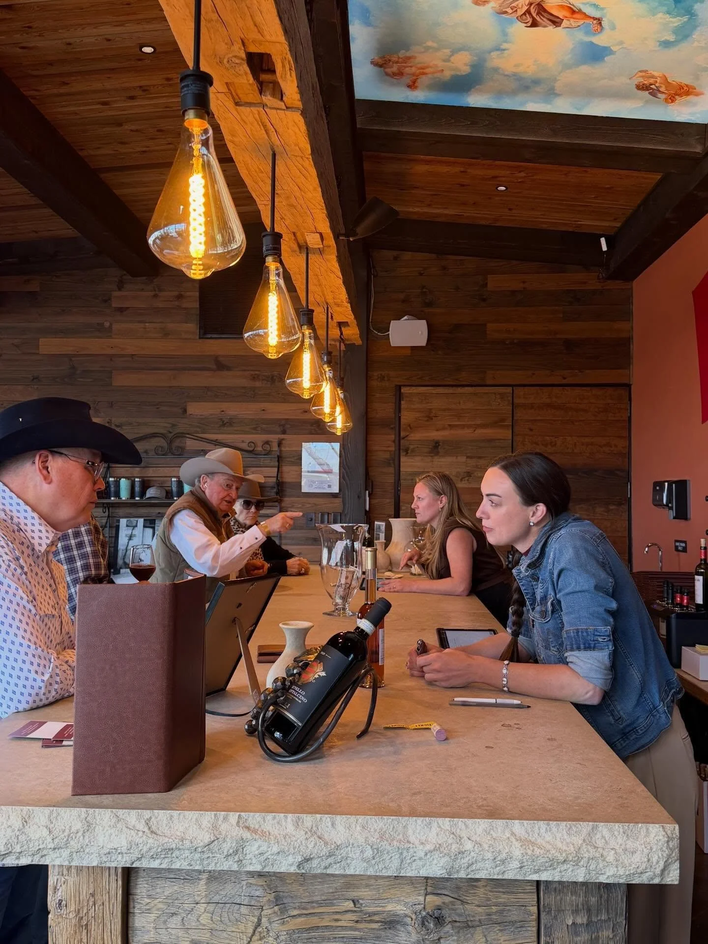 Come share the weekend with us. Tastings, by the glass, and charcuterie boards made just for you. We can&rsquo;t wait to see you soon.