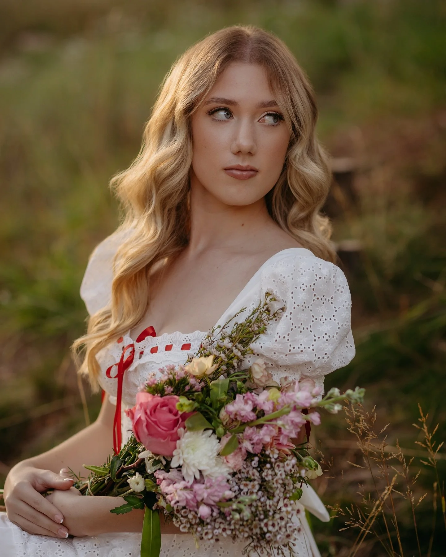 If you want dreamy fairytale senior photos I know a girl…