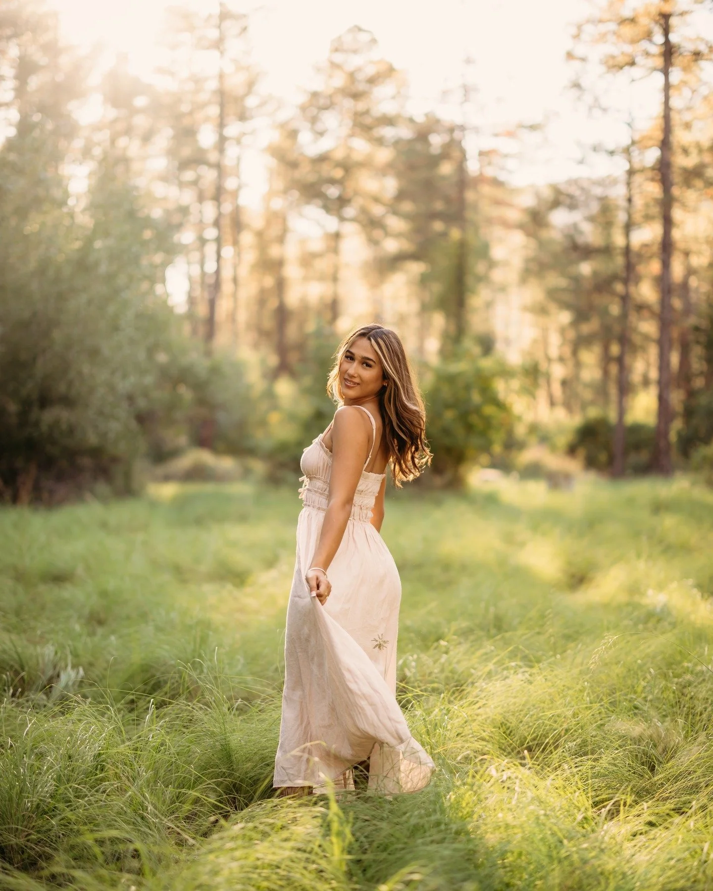 Class of 2027 did you know you only have a few months of this look before it's no longer green? The best time to shoot in the forest with green grass is right in the thick of monsoon season or after. (august/ September). So let this be your first rem