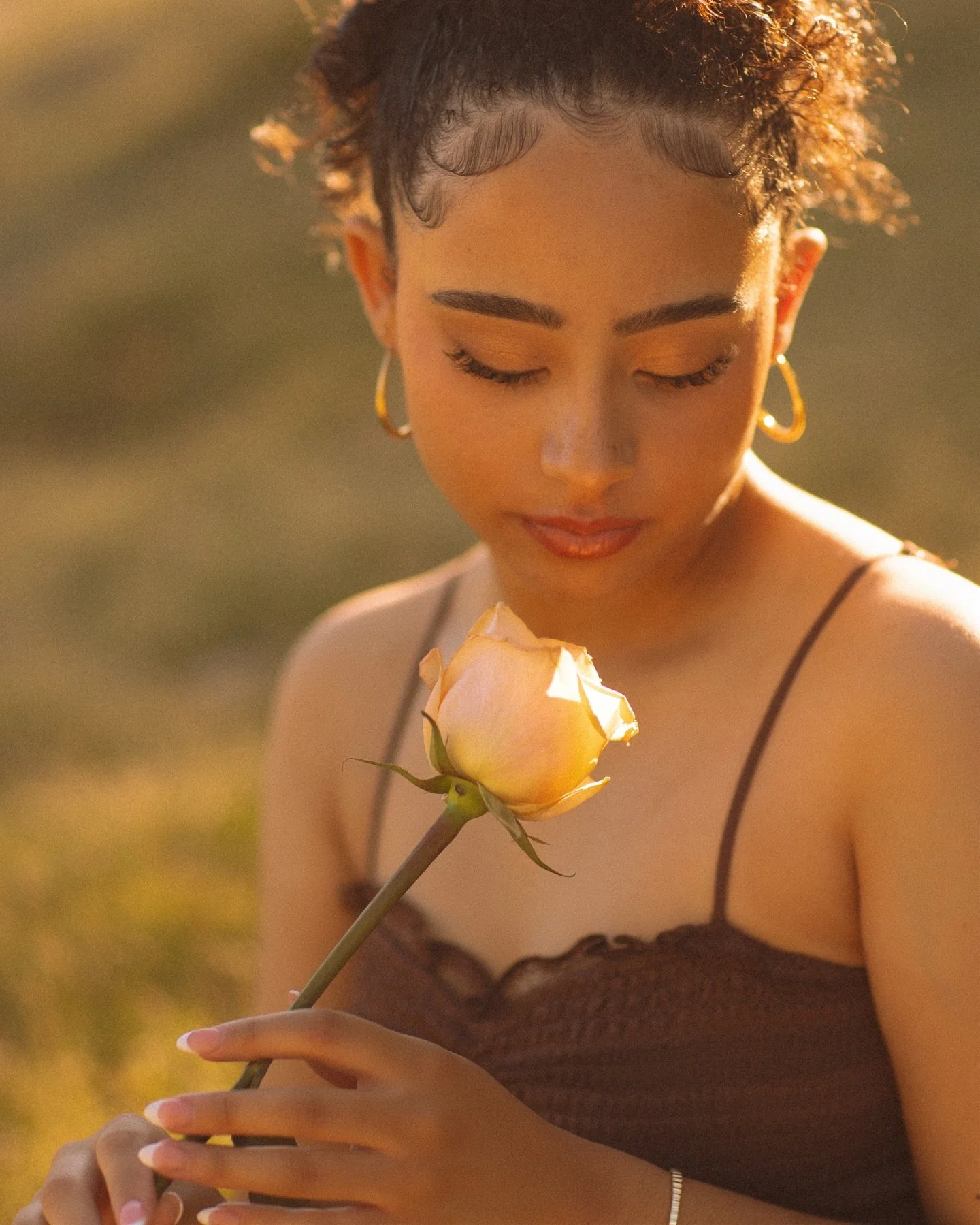 I&rsquo;ve decided I&rsquo;m not doing senior photography anymore. 

Instead I&rsquo;m gonna 
- be your ultimate hype girl
- give you masterpieces not photos
- document a milestone not just senior photos

I&rsquo;m not just a senior photographer for 