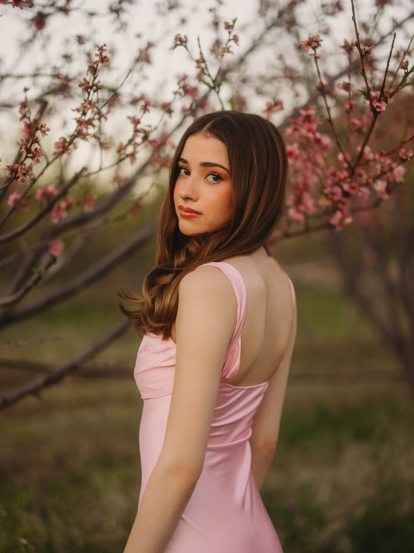 The feminine urge to just throw all my seniors into any and every bloom possible 🌸

If theres one thing that makes me different, it&rsquo;s how I can obsessively find the most unique locations to make my clients visions come to life. 

There isn&rsq