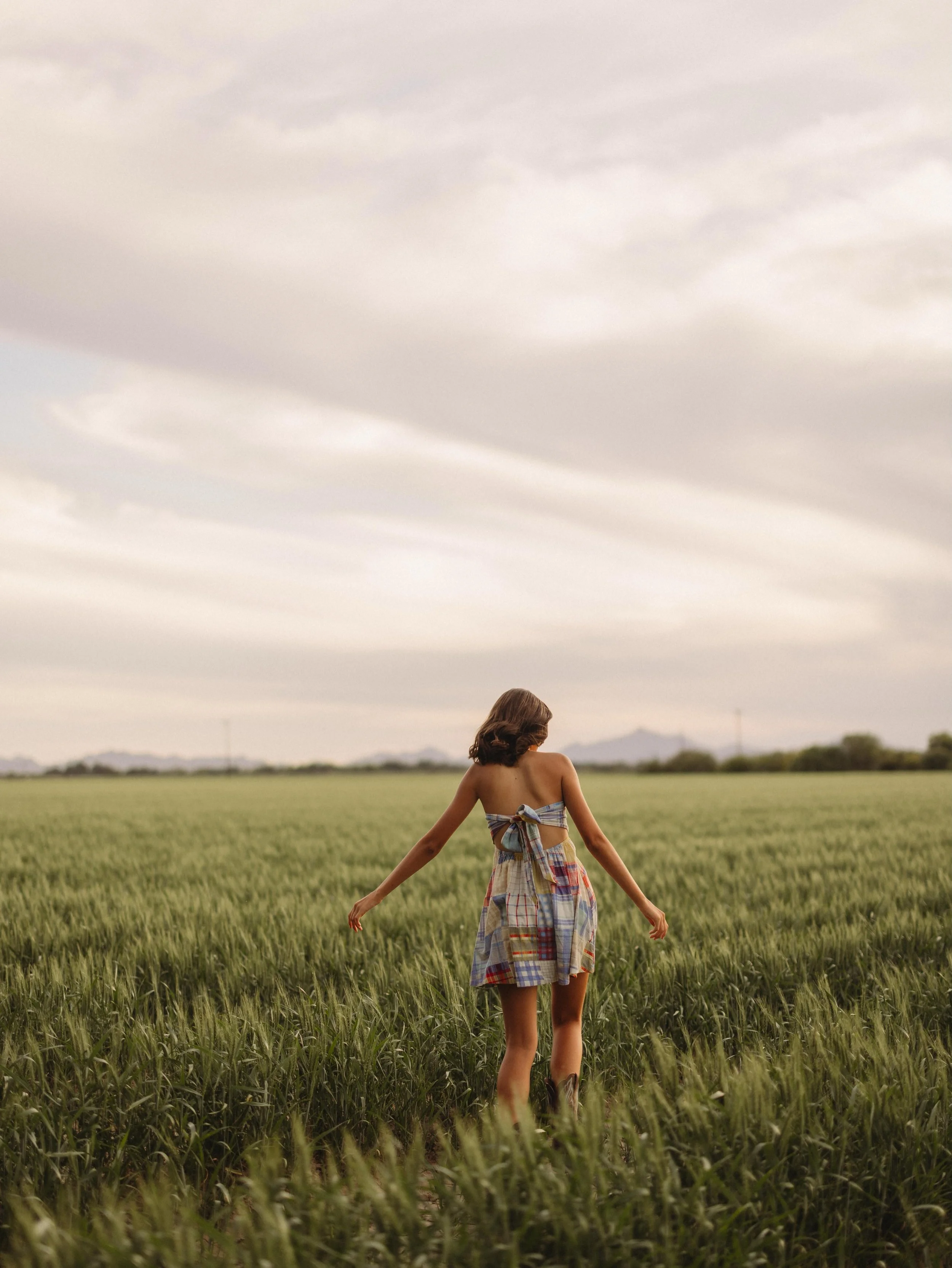 Somethin simple with Ansley 🌱

She specifically wanted to be natural, minimal and simple. Obsessed with the patch dress in the simplistic field. 

Each session is thoughtfully designed, and she was so excited to see this come to life! 

Class of 202