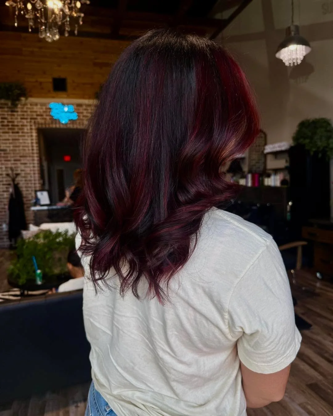 Ribbons of red for Fall 🍂🍁

Color correction by  Kenna at Blue Rose Salon &amp; Spa

https://book.squareup.com/appointments/d3goliiw9hxbe0/location/LYMCBB2AXD4WW/services