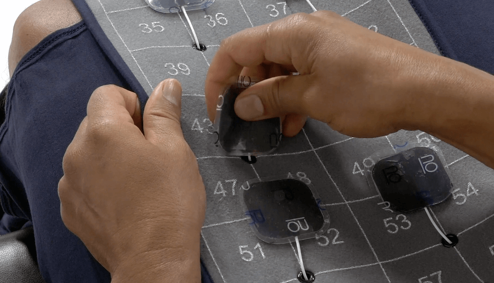 RS-FBG Placing Electrodes_Compressed.png