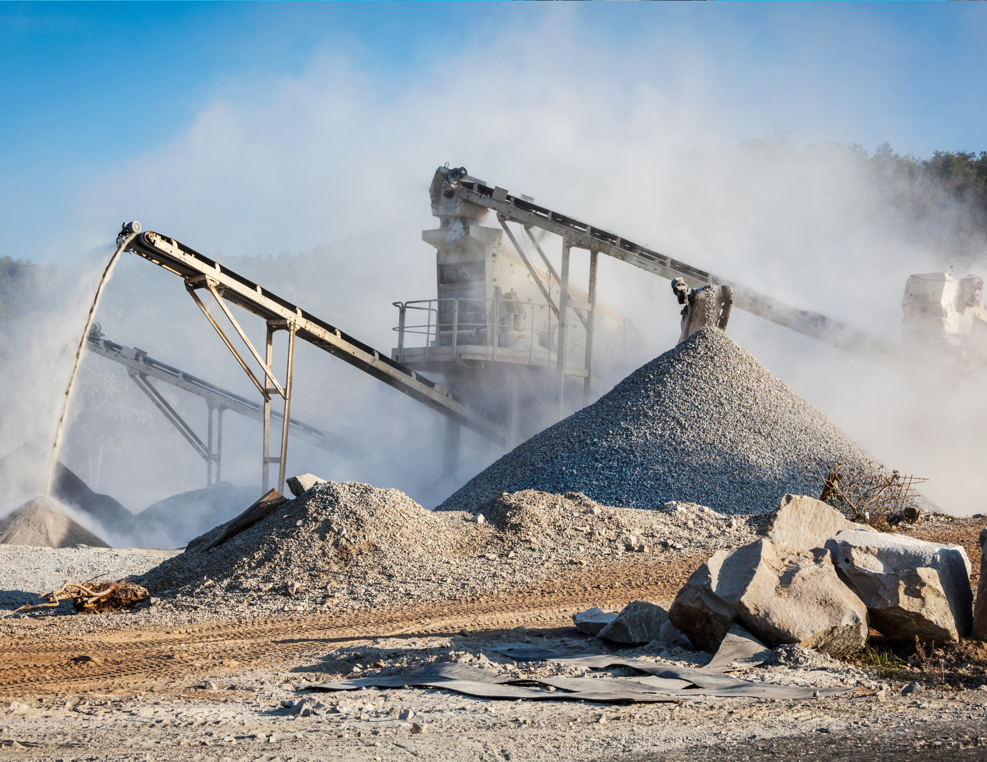 Aggregate processing plant with conveyor system used in Florida aggregates operations