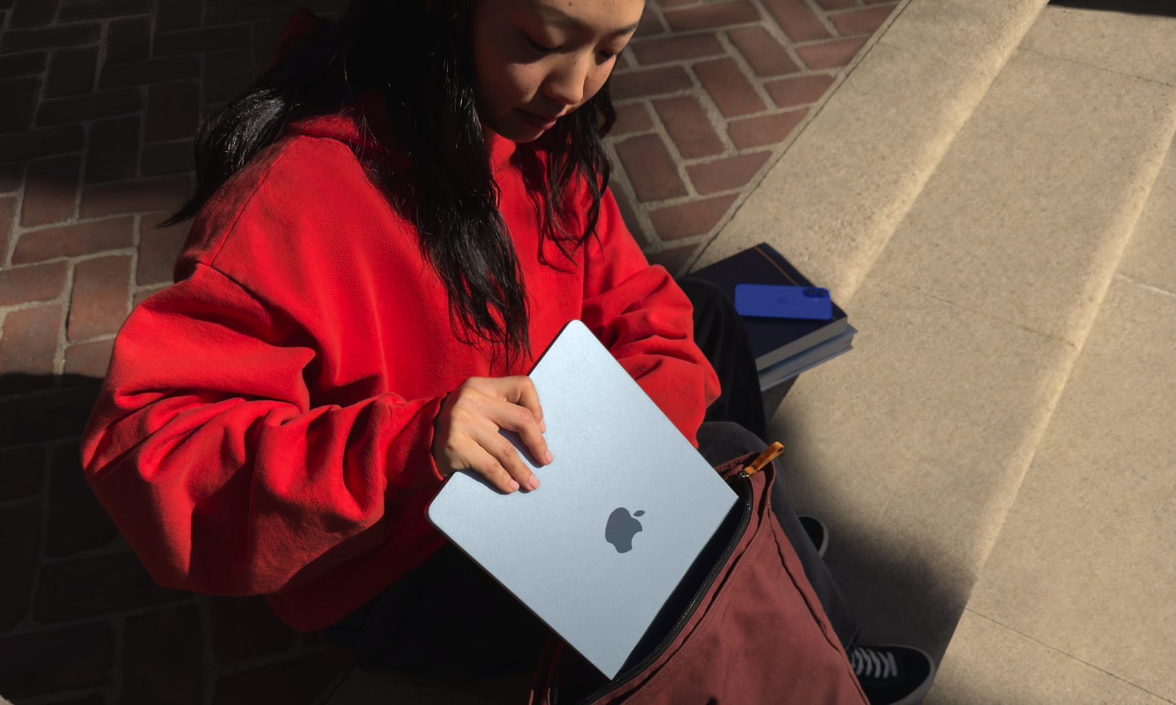 MacBook Air 15” M4 (2025) – Reseña: Potencia, Portabilidad y Nuevo Look Azul