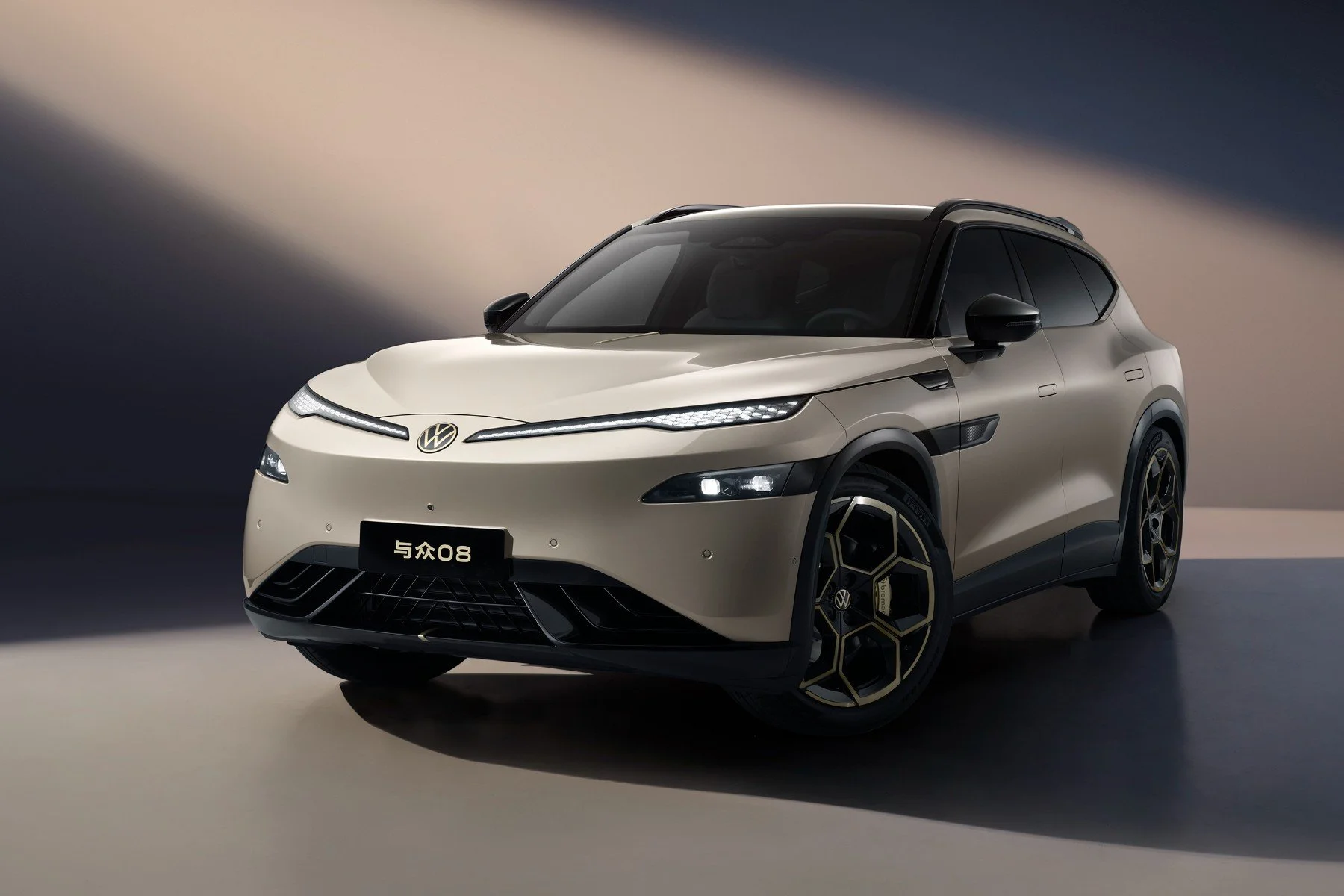 Volkswagen necesita importar autos chinos para salvar su negocio en Europa. Sí, así como lo lees. 