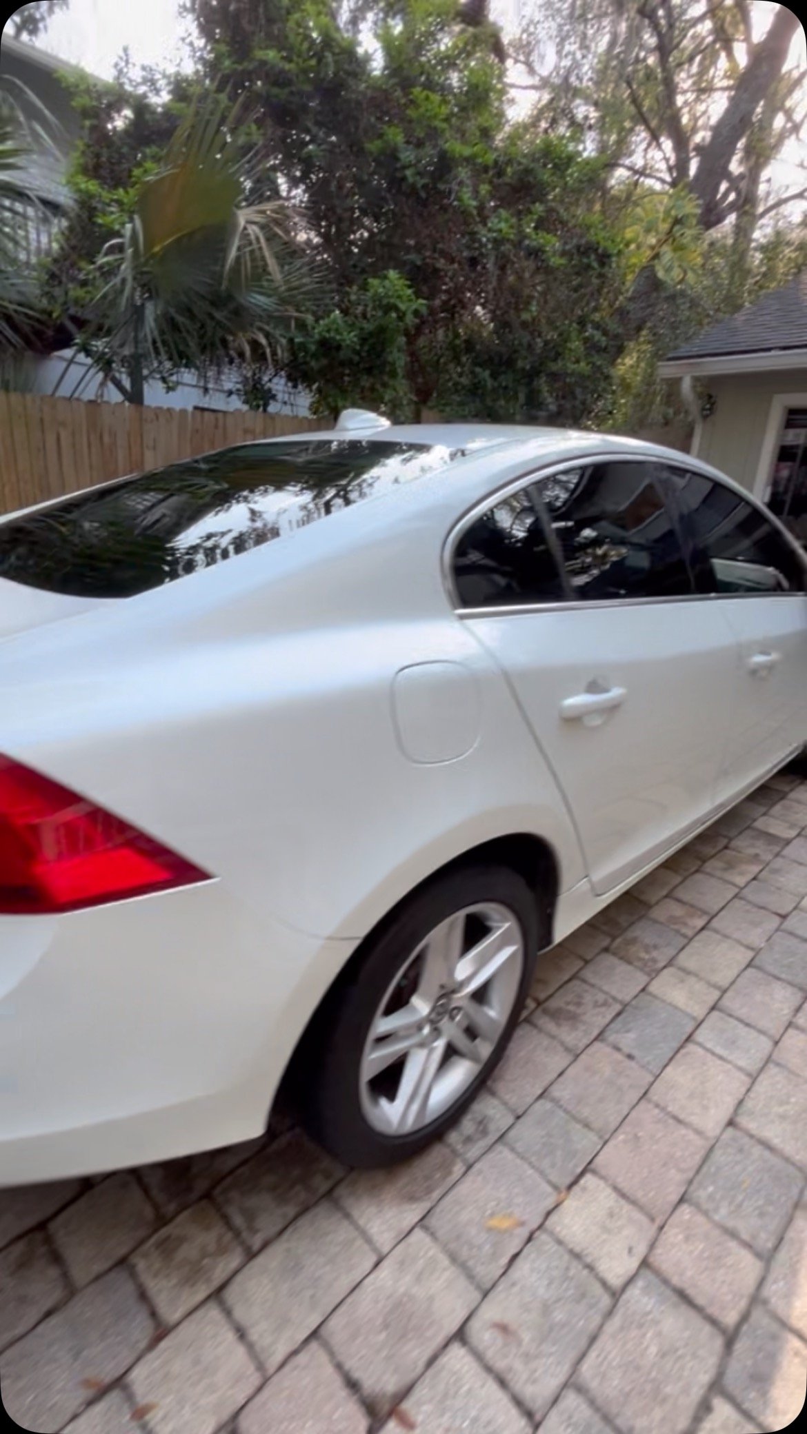 Sleek transformation alert! 🚗✨ This 2015 Volvo is shining like new thanks to our top-notch detailing products! #cardetailingproducts #mobiledetailing #beforeandafter #carlove #cleancar