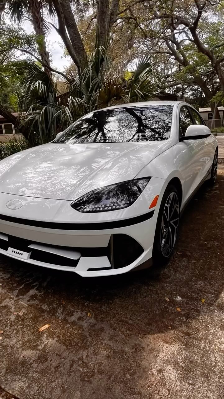 Warning: white interiors may cause excessive cleaning anxiety. But hey, this one looks worth it! #cleancar #cardetailing #carwash #mobiledetailing #cardetailingproducts #mobilecardetailing #sparklywheels #mobilecarwash #beforeandafter #thecleaningmai