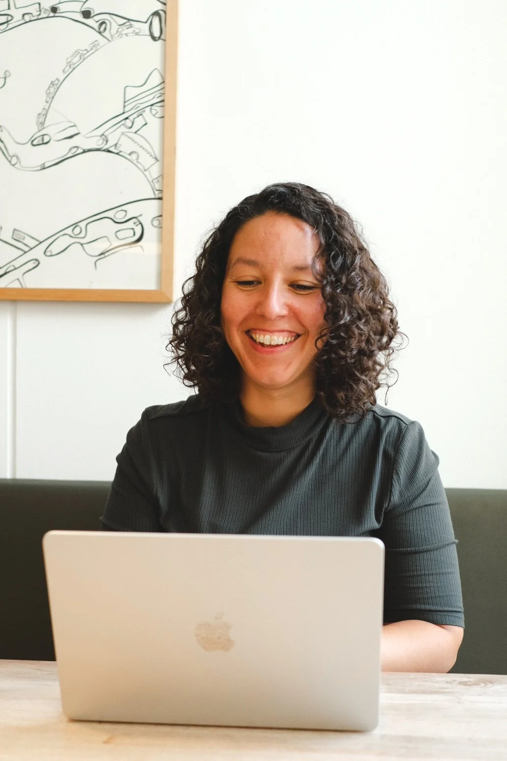 Coach Sarah Getu while in an online session of secure attachment coaching in Rotterdam