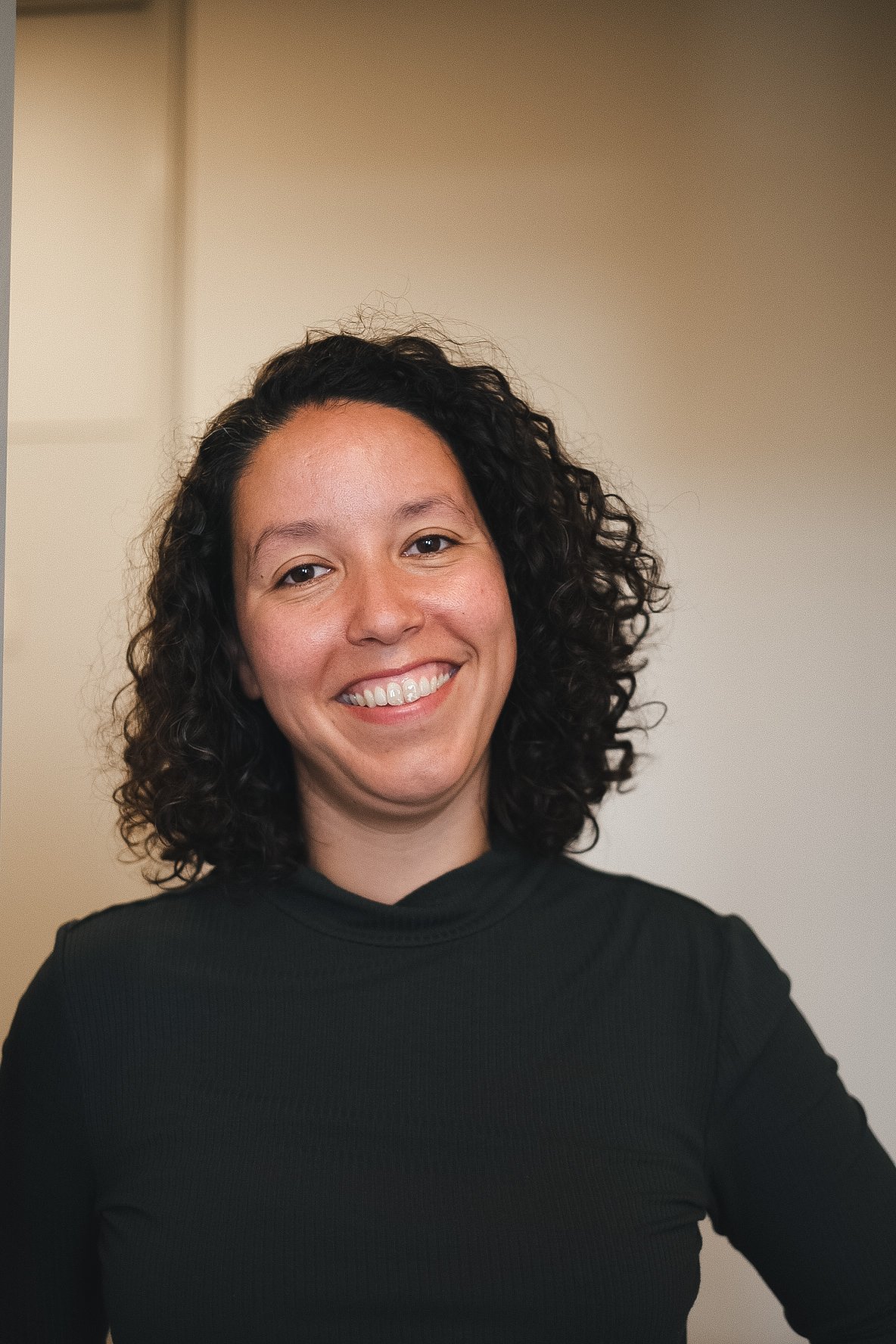 Portrait of Sarah Getu, certified coach and founder of Flow Relating.