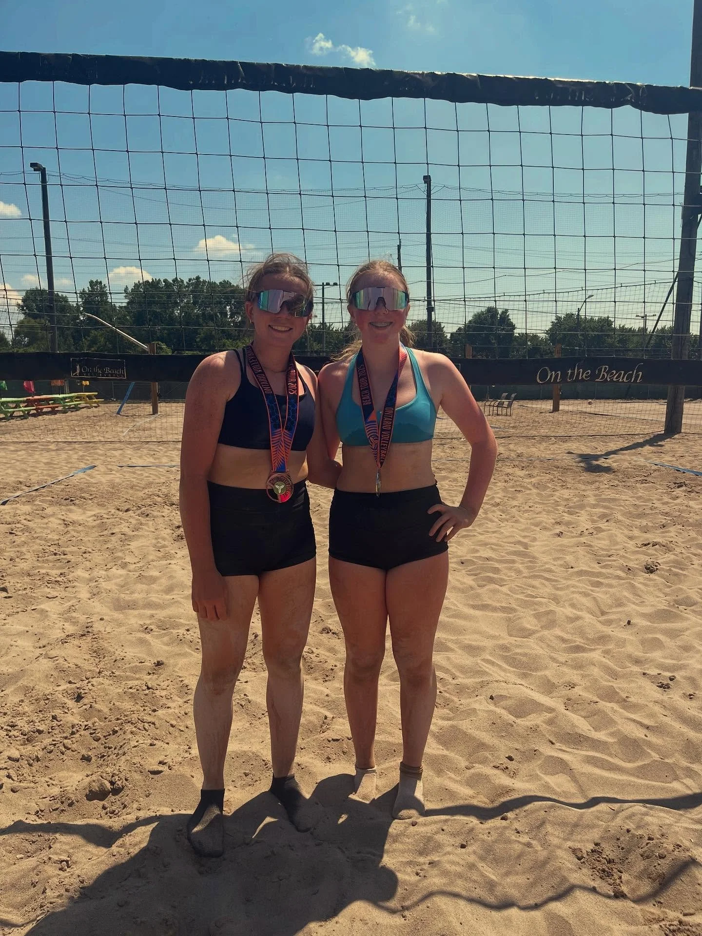 Chatham Beach athletes well represented on the podium today across Ontario!
🥈Silver 15U Premier Windsor, Josie and Natalie 
🥇Gold 16U Premier Windsor, Raleigh and Lia 
🥈Silver 14U Premier London, Hayden and Jonah
🥇Gold 15U Premier Toronto, Gisele