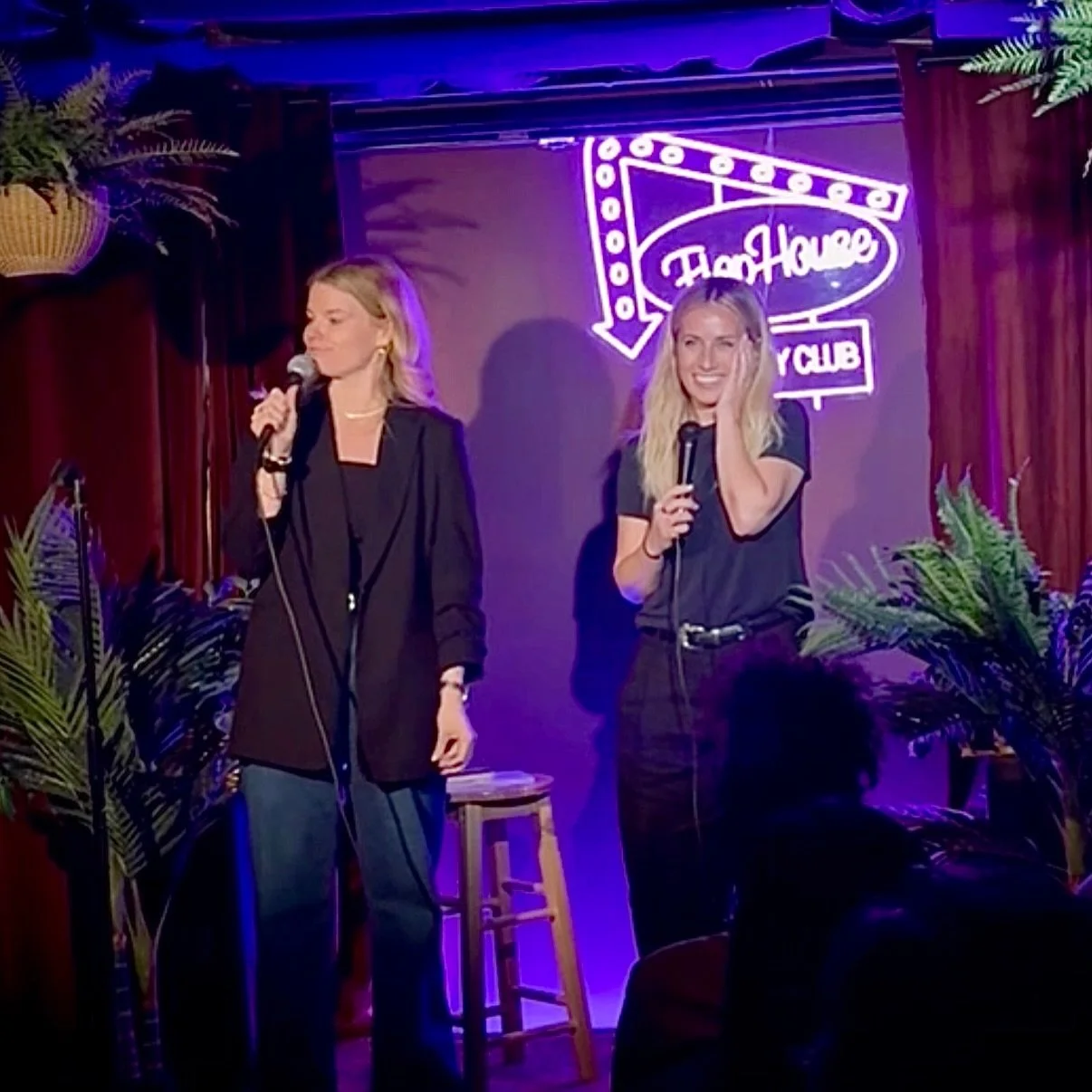 Thank you to everyone who came out to celebrate our 1 year @yikes_comedy anniversary with us!! As per usual, the comics killed and we all felt the sweet release of unloading our yikes moments from the year. Congrats to @marieloreilly for winning the 