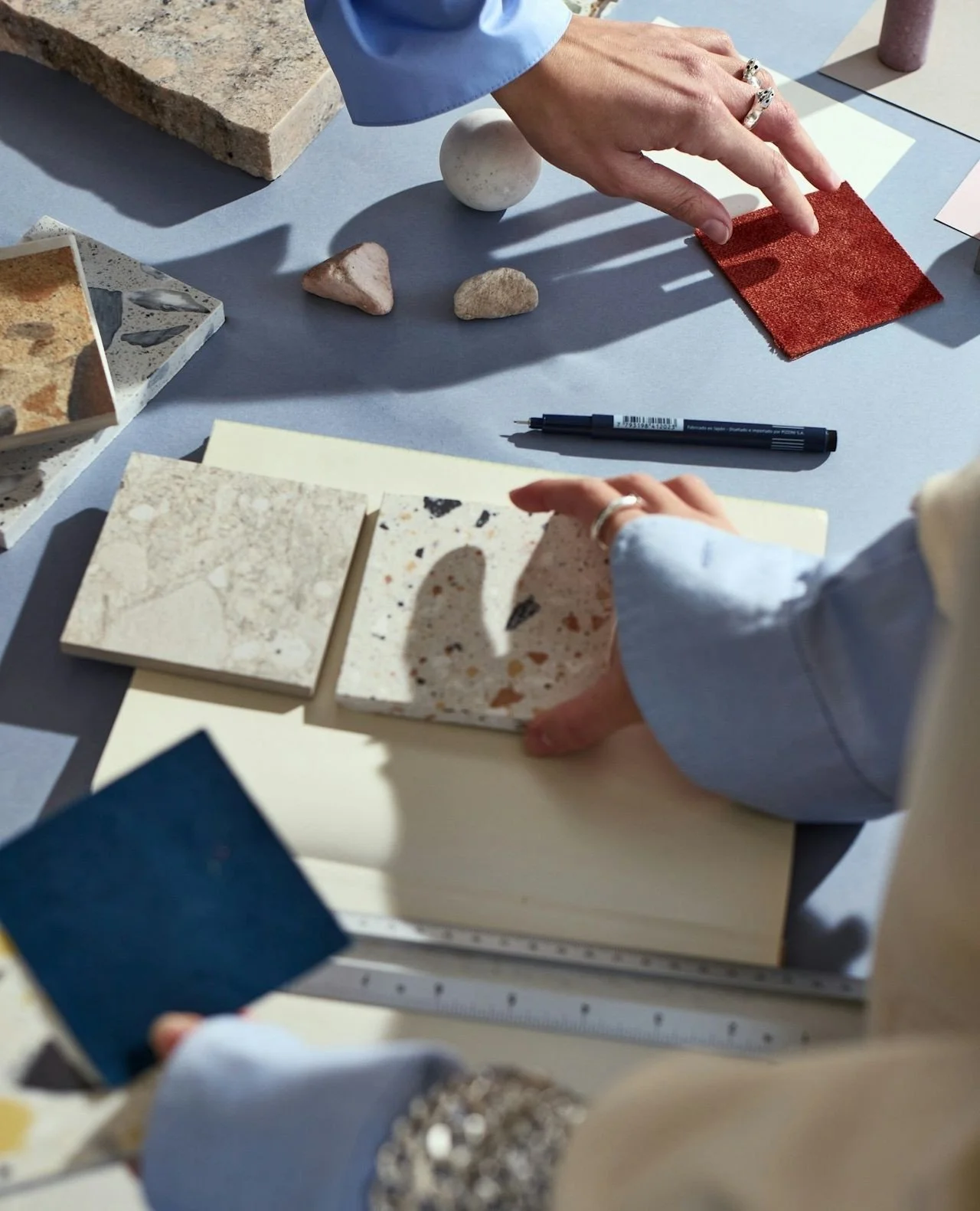 Choosing the right countertop isn&rsquo;t just about colour.⁠
⁠
It&rsquo;s about texture, tone, durability - and how it all works together in your space.⁠
⁠
That&rsquo;s why we always recommend seeing materials in person, comparing options side by si