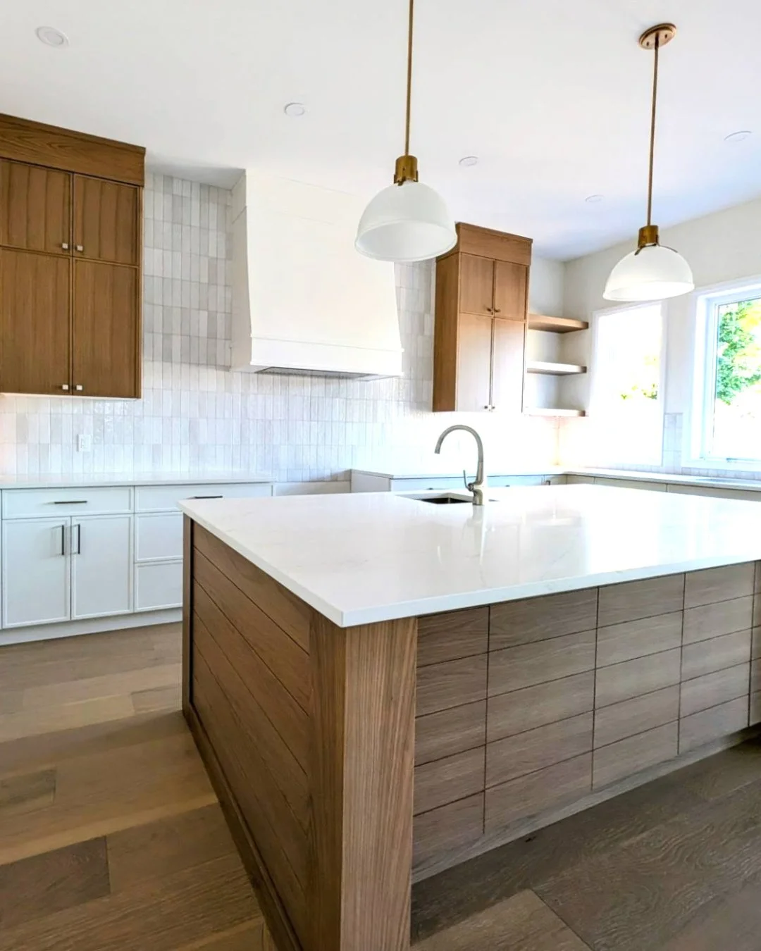 Not every kitchen needs to be loud to stand out.⁠
⁠
This one gets it right - warm tones, clean design, and a countertop that quietly does the heavy lifting.⁠
⁠
Built by @lareyhomes⁠
Design by @jansenconsulting⁠
Countertops by Graniteworx⁠
⁠
📍 Guelph