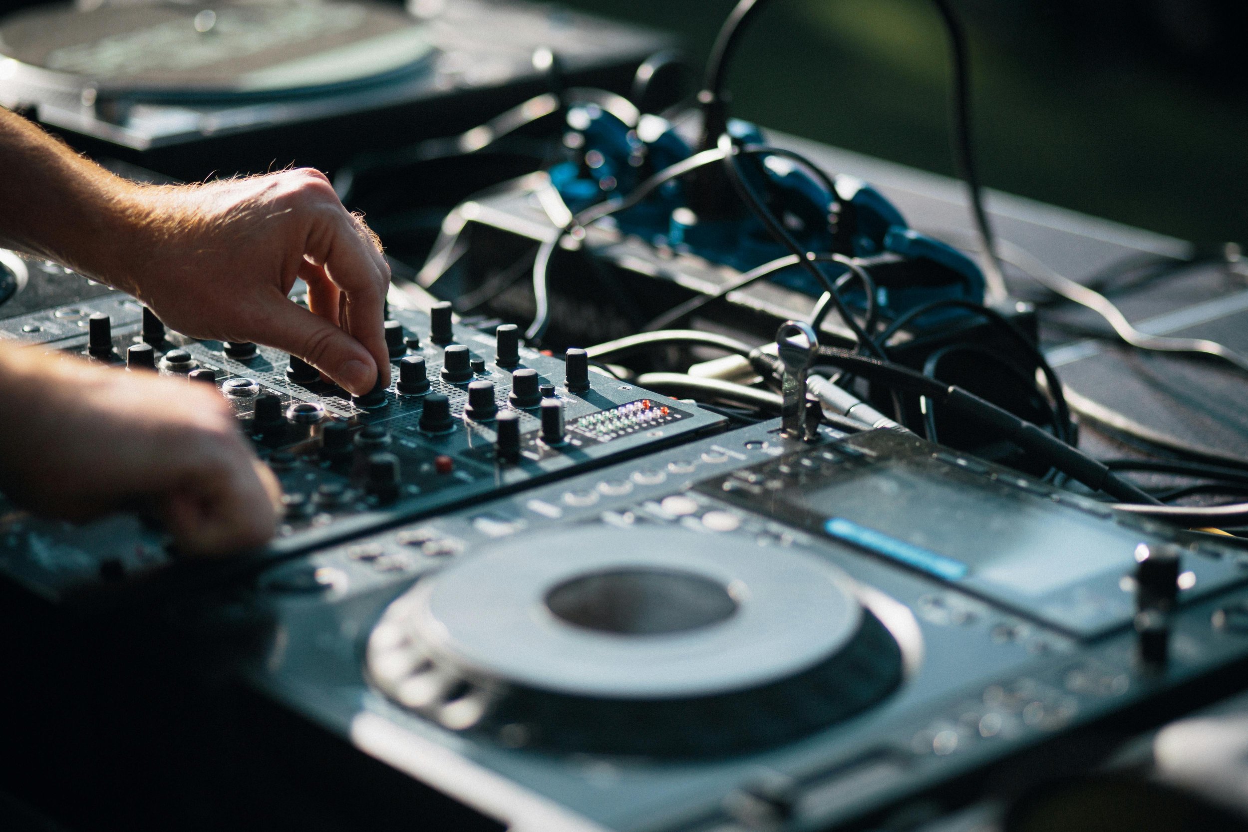 Brunch &amp; DJ Beats