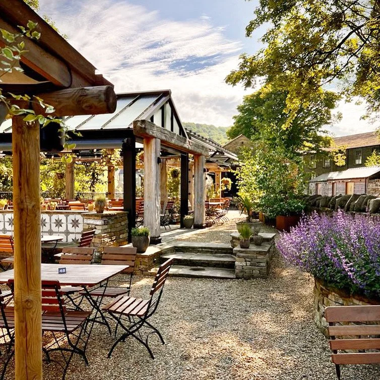 outdoor seating path.jpg