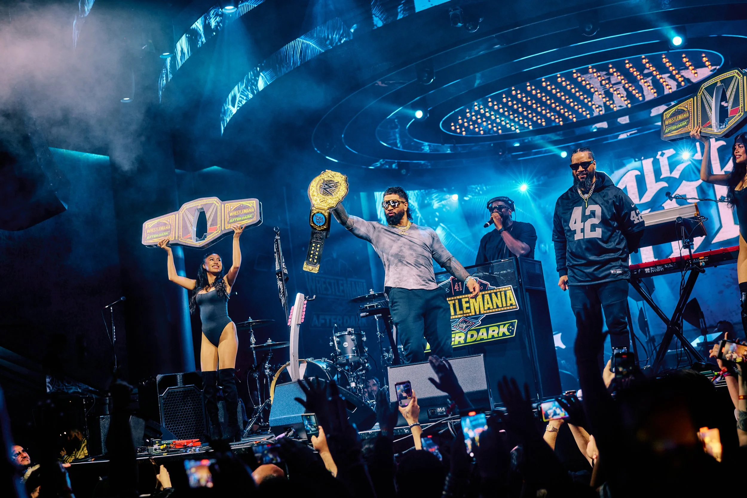 4.19.25-LIV-MGK-SEANJORGENSEN- 31 (1).jpg