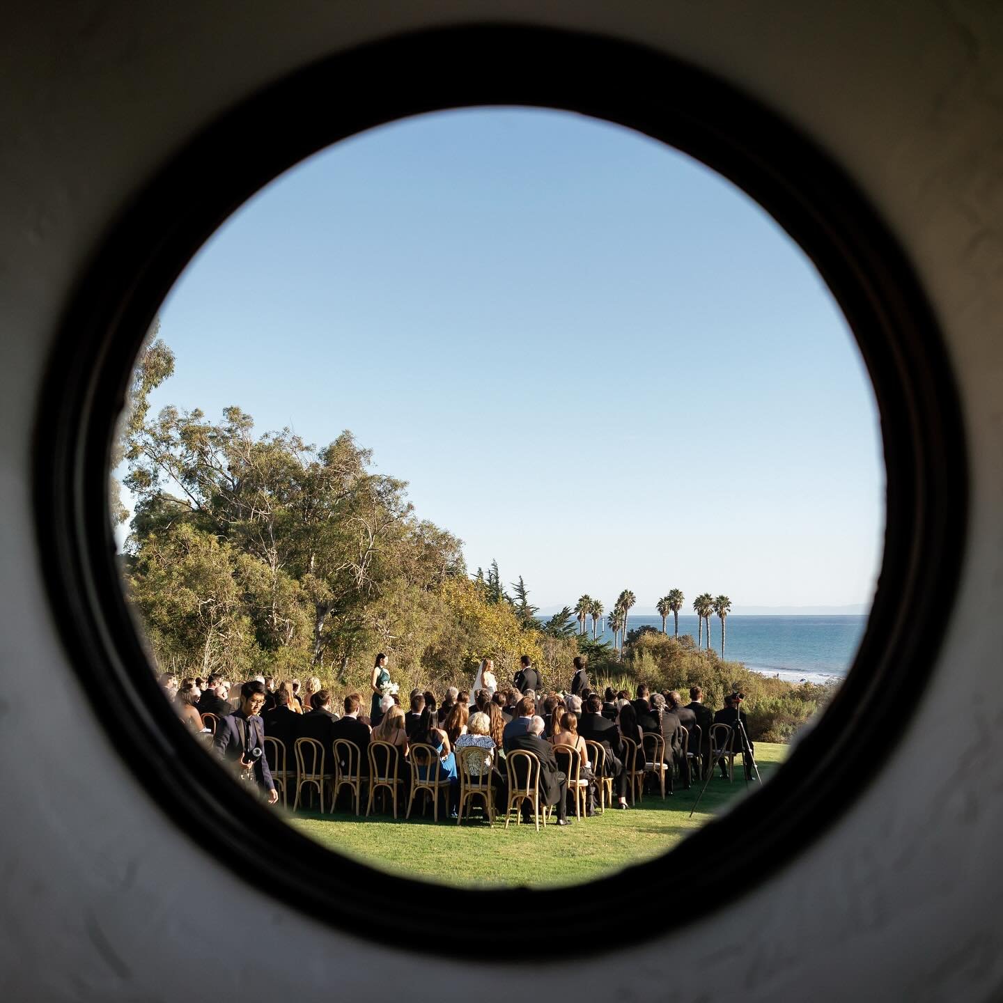Scenes from a sunny day ceremony in Santa Barbara. Say that 10 times fast 🙃