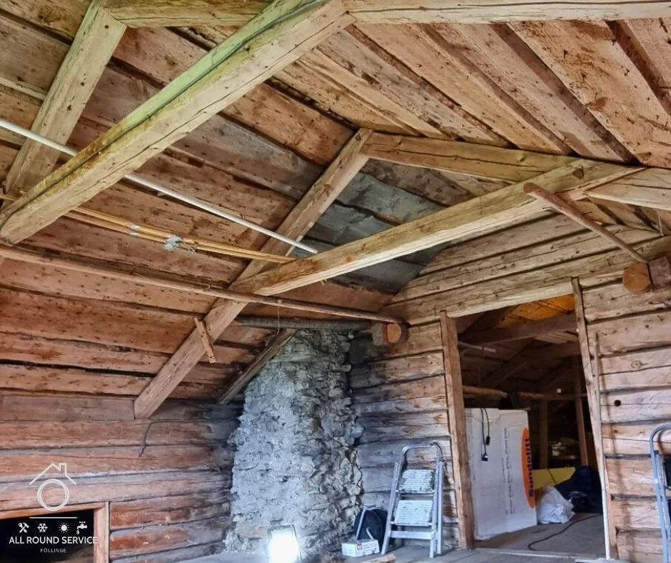 Gammal charm, nya möjligheter! 🪚
Den här övervåningen har fått nytt liv med bevarad karaktär.
Vill du också renovera ett utrymme? tveka inte att kontakta oss för rådgivning och lösningar.👇
📧