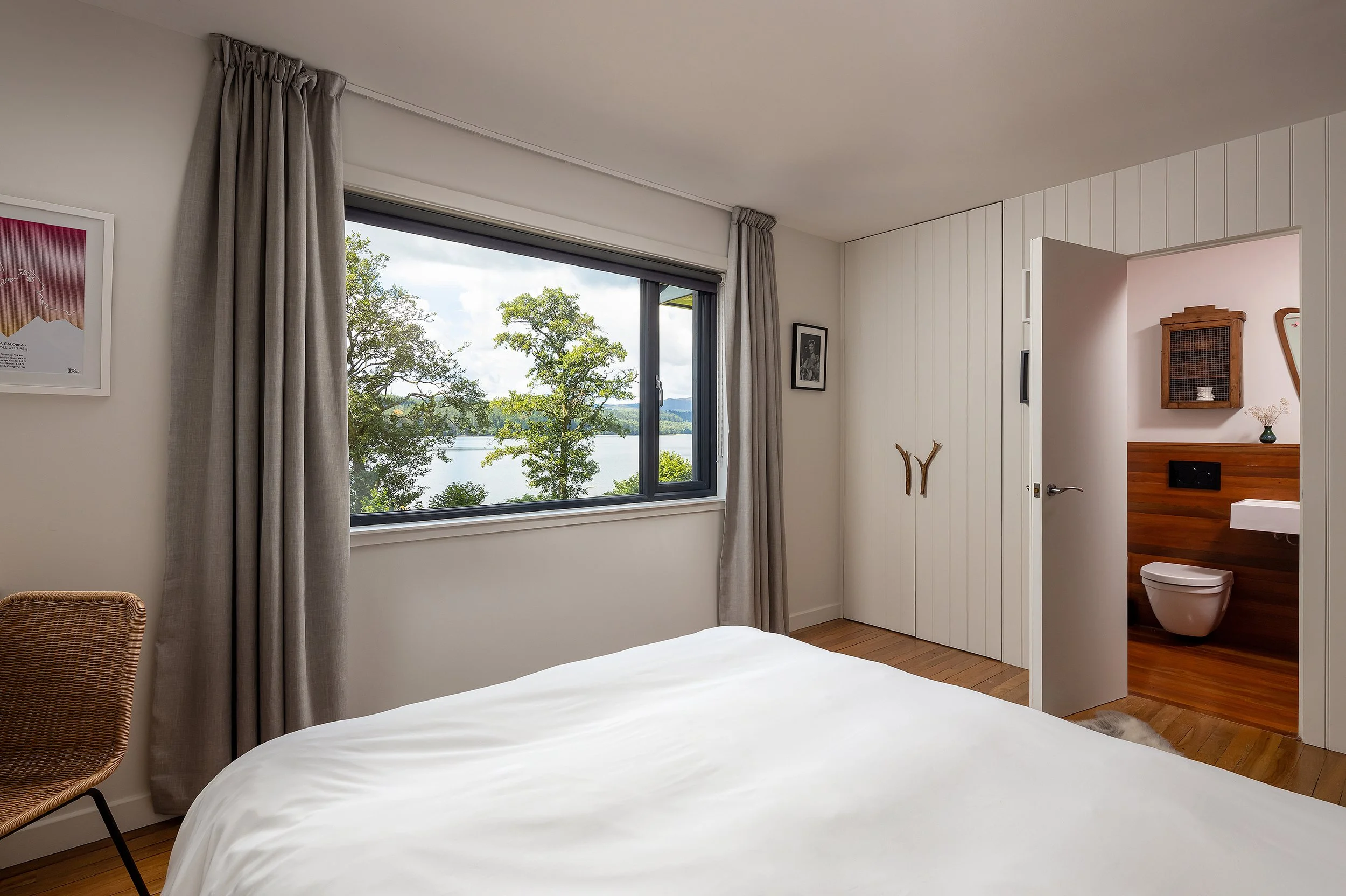 Callander contemporary holiday lodge 4.jpg