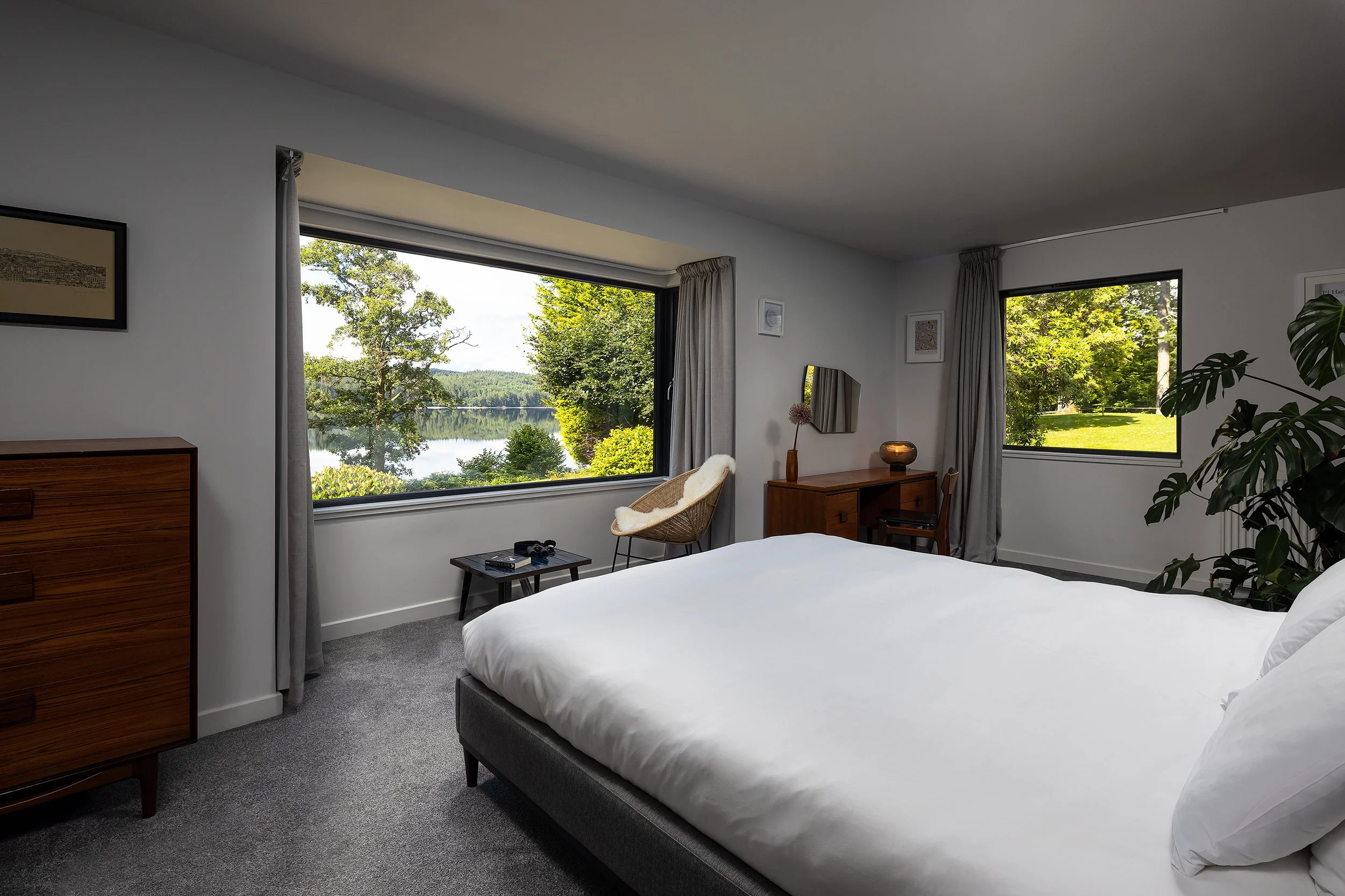 Callander contemporary holiday lodge 2.jpg