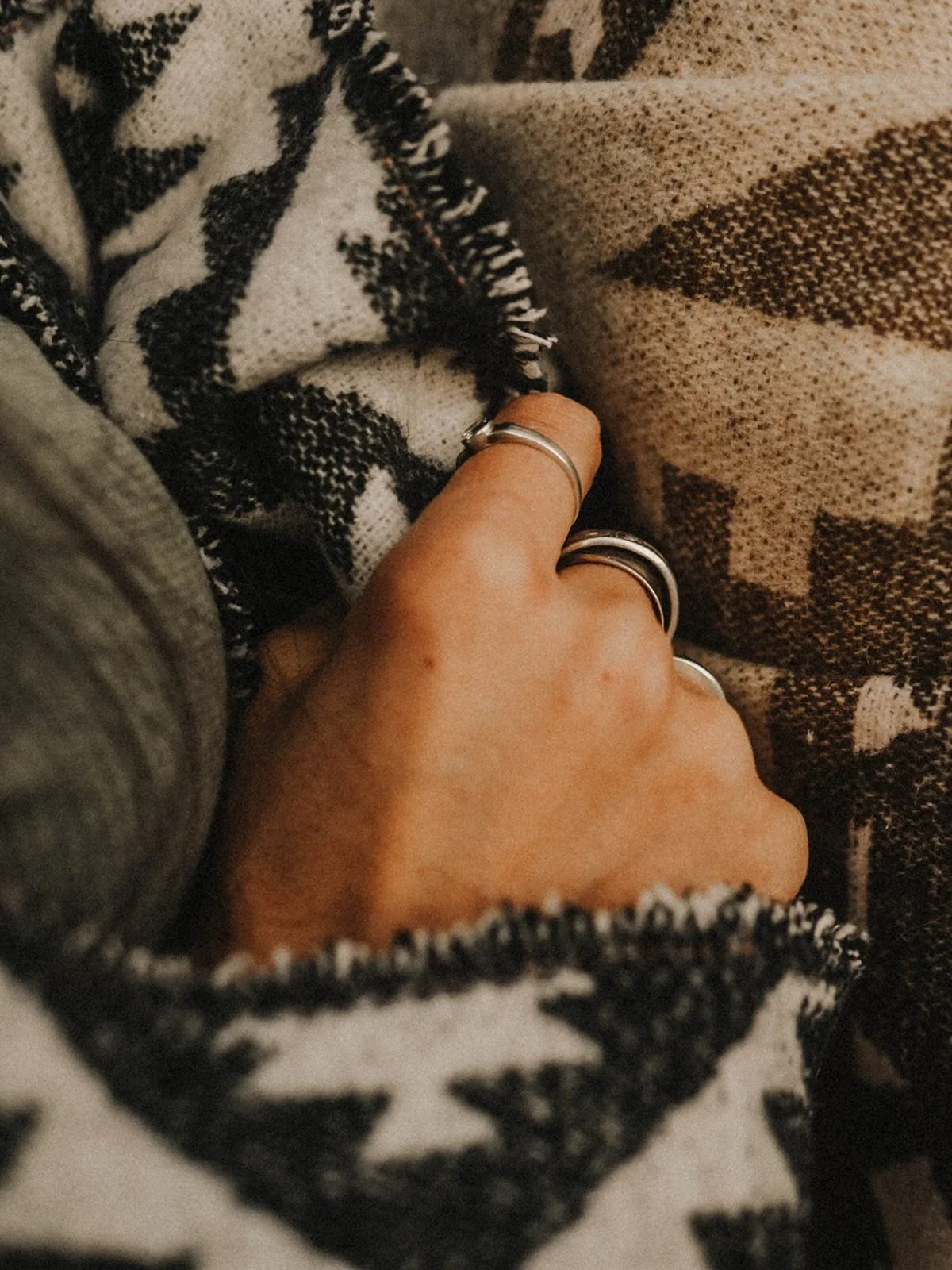 Happy full moon 🌕 
Happy Easter/long weekend 🧺 
But most importantly.. happy &bull; ONE WEEK &bull; until we retreat 🌊 🦋 🩵
.
.
.

📷 @jordandeanedits