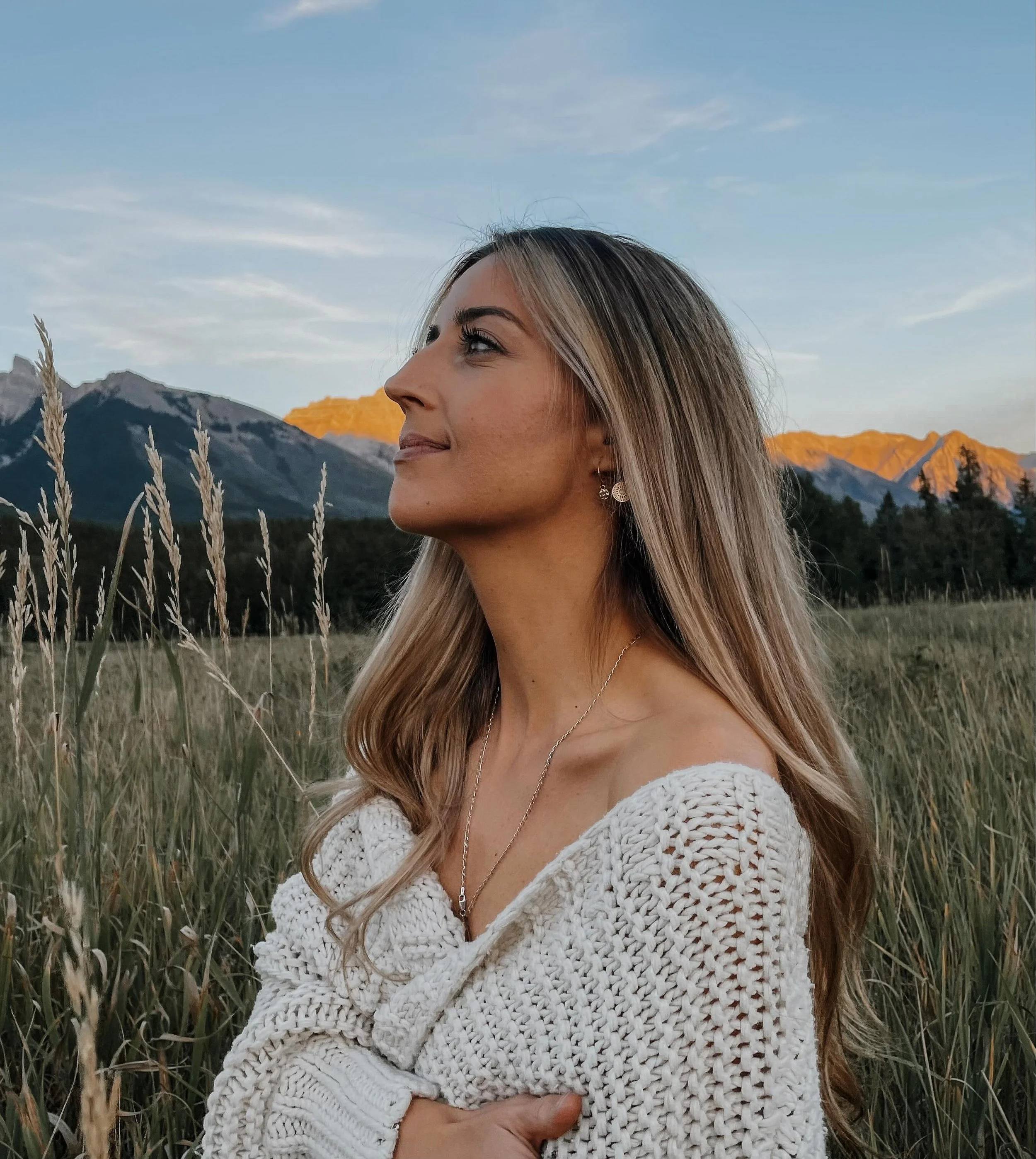 Natalie 🌼✨
@herknowing 
Our a heart-led holistic healing facilitator🫶🏻
She will be guiding the women through transformative experiences that support this reconnection to the rhythm within ourselves. Creating a deeper trust in your life as your jou