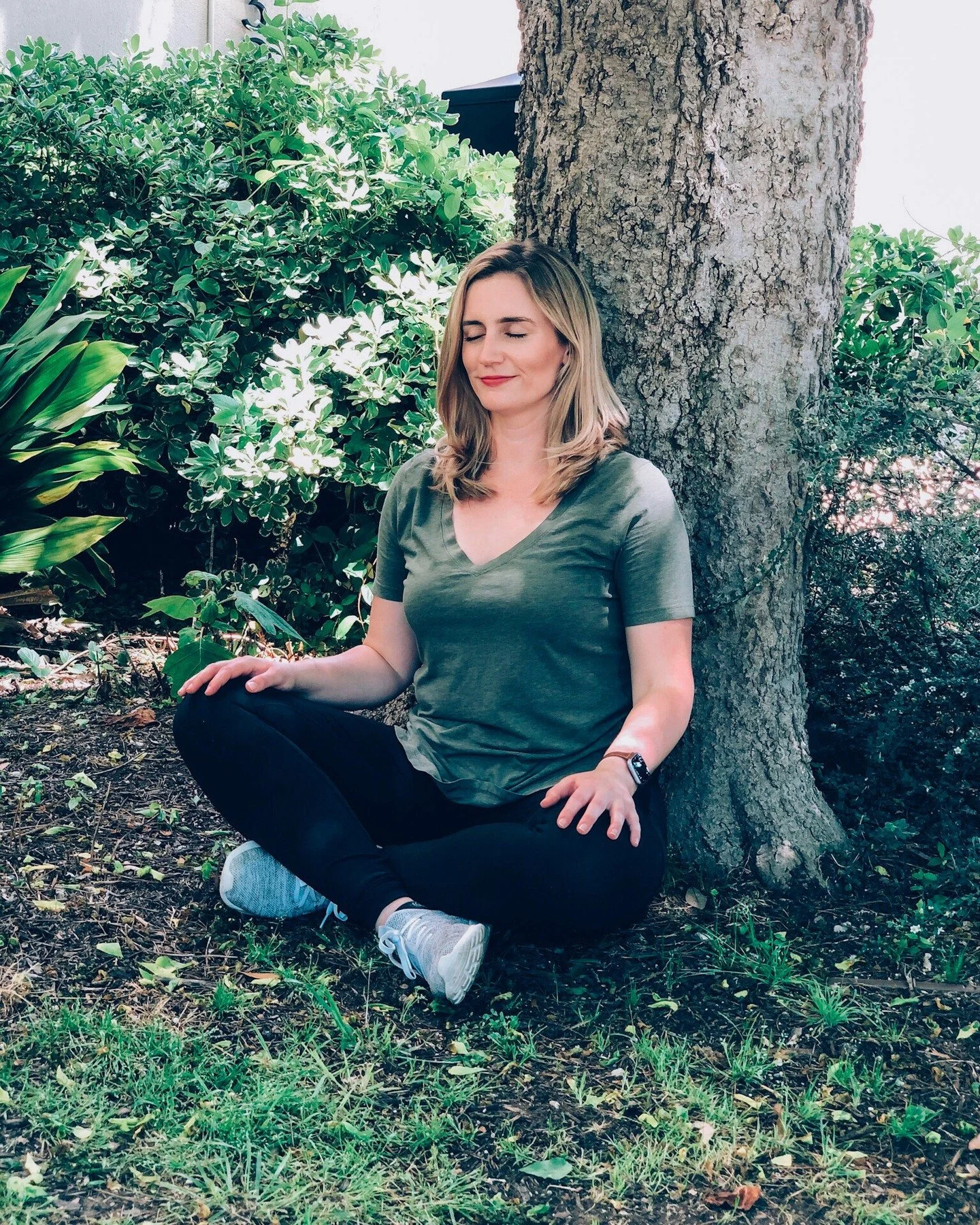 You don&rsquo;t need an hour to meditate &mdash; sometimes all it takes is a minute. 

That&rsquo;s the power of micro-mindfulness &mdash; those quick, intentional pauses that bring you back to yourself.

A 2024 study from the @uniofbath and @uni_sou