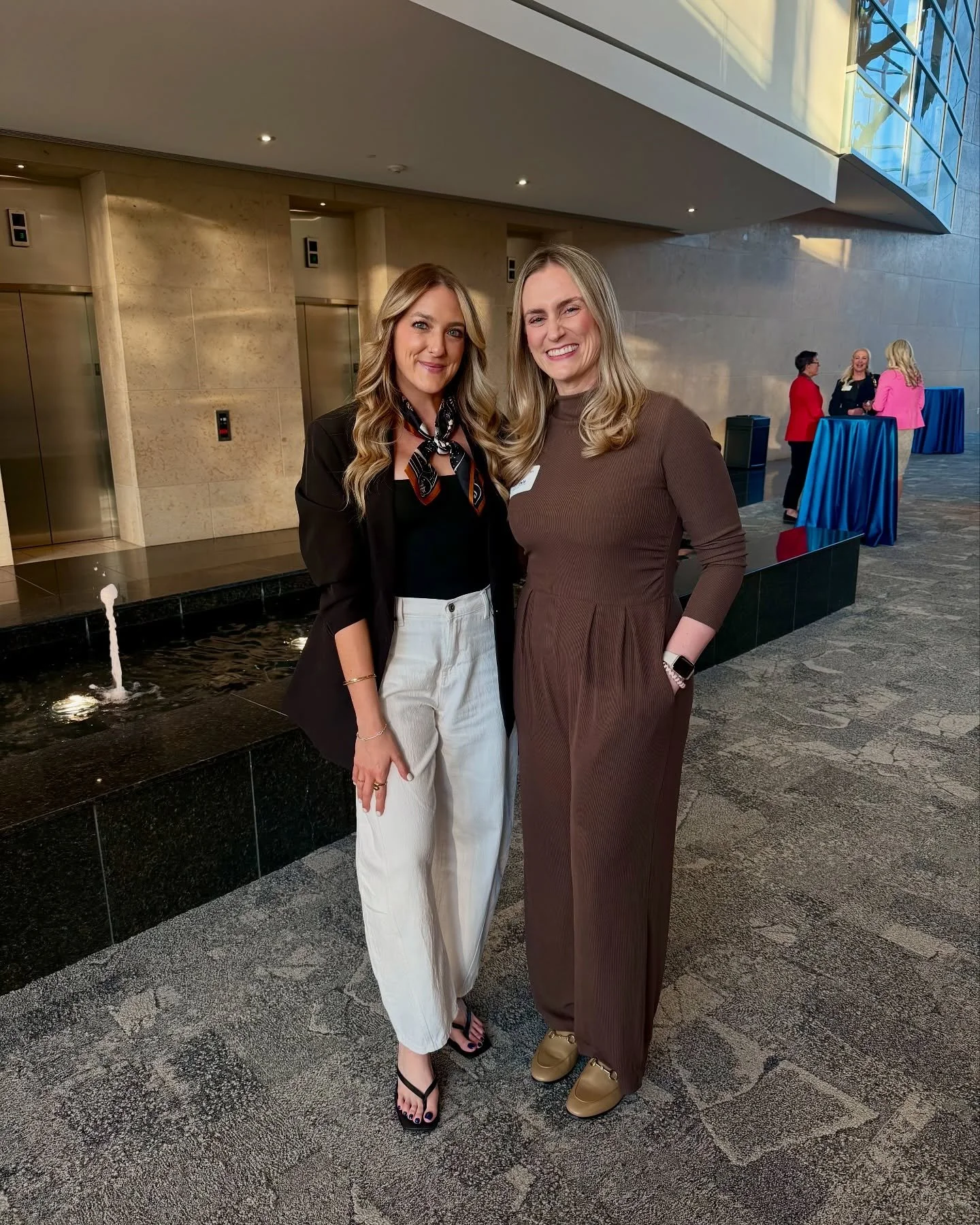 Scroll to see my half devoured carrot cake which was just ONE of the things that made my heart so full this week! The people were the other. I was so inspired to #OPTIN to the positivity👏🏻👏🏻👏🏻 Thank you to everyone I met at ICAN 2026 @icanleade